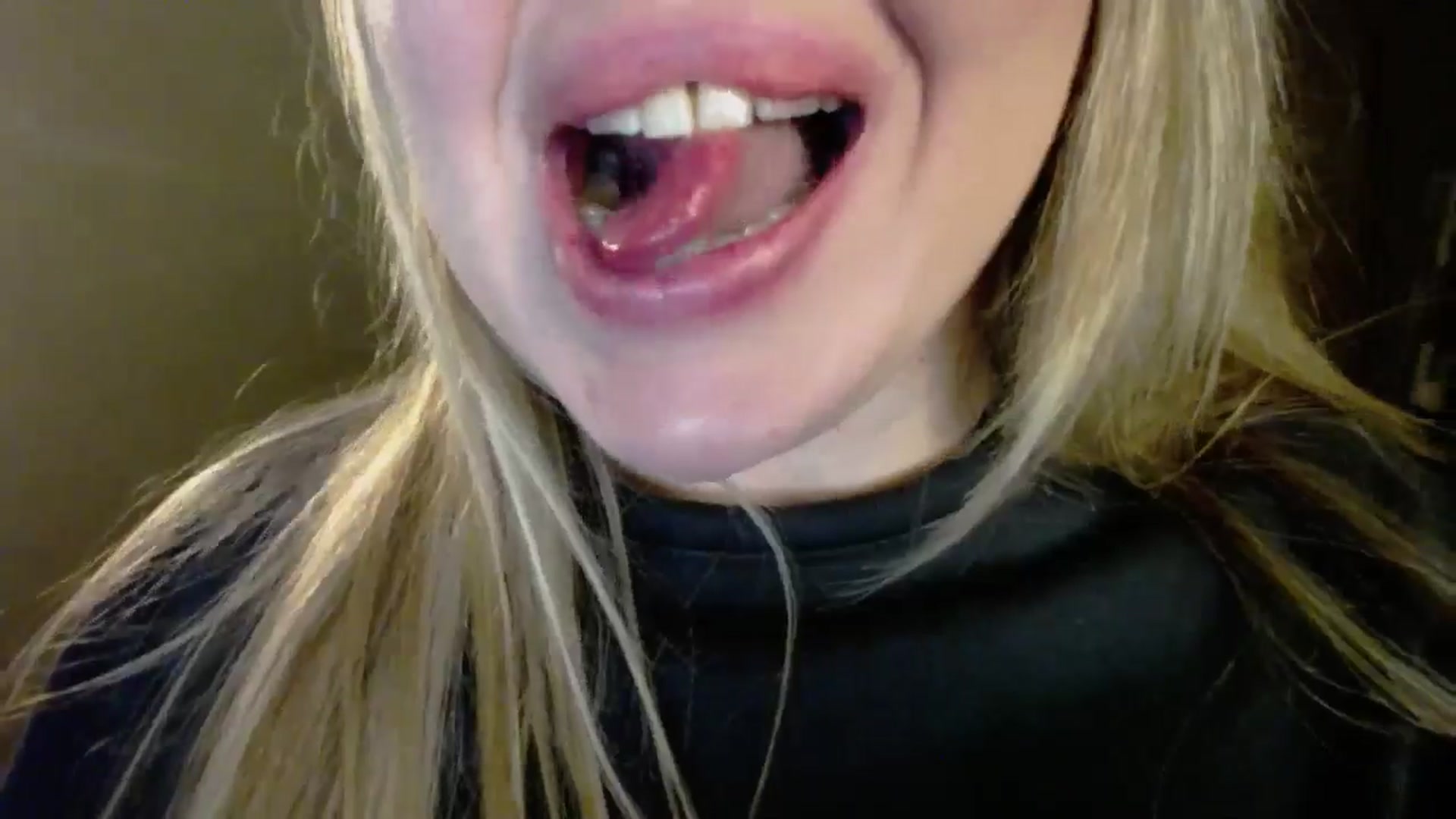 Gallery image thumbnail from Valeriya4353's myfreecams stream on, 02/19/2025, 15:27 image 4 of 20