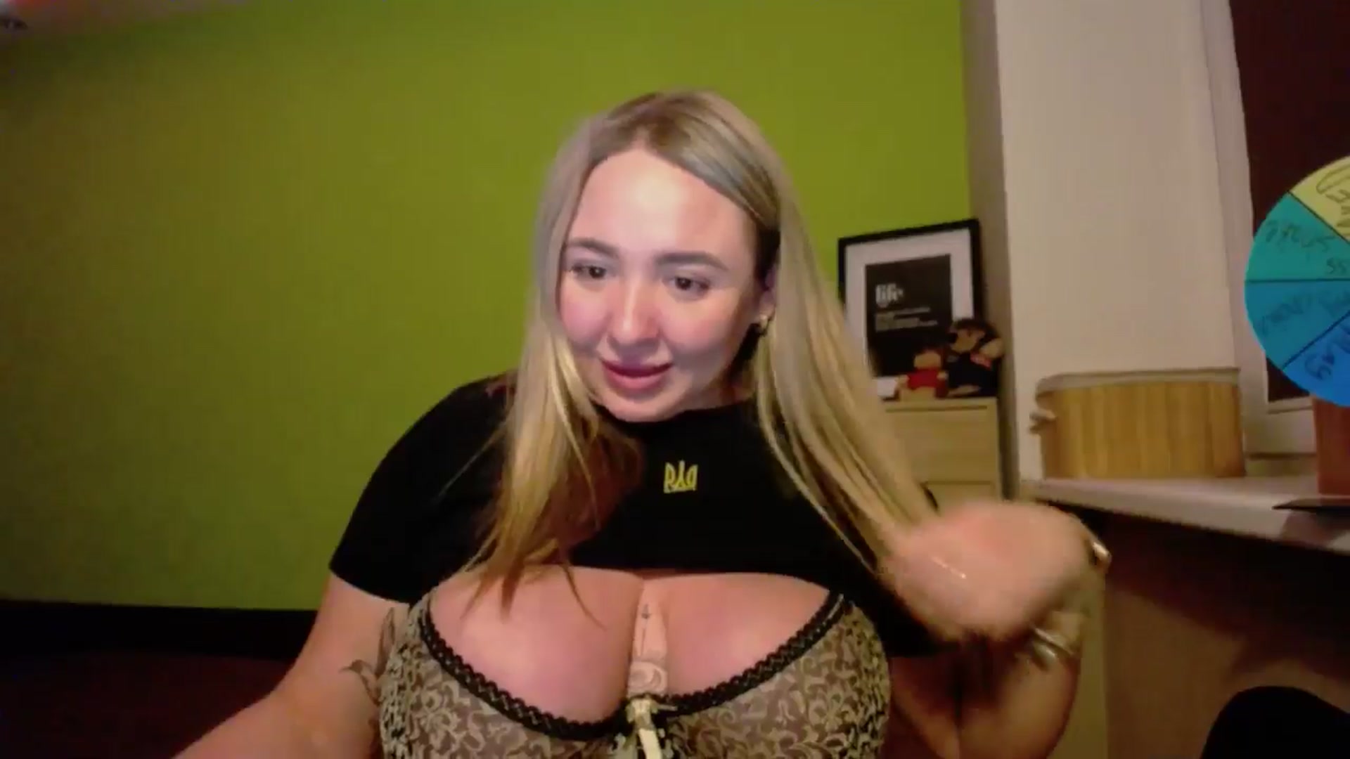 Gallery image thumbnail from Valeriya4353's myfreecams stream on, 02/21/2025, 17:41 image 20 of 20