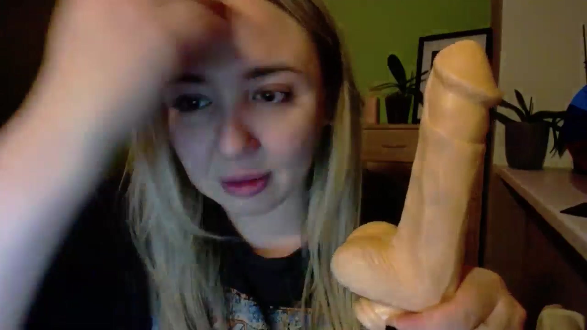 Gallery image thumbnail from Valeriya4353's myfreecams stream on, 02/28/2025, 17:42 image 7 of 20