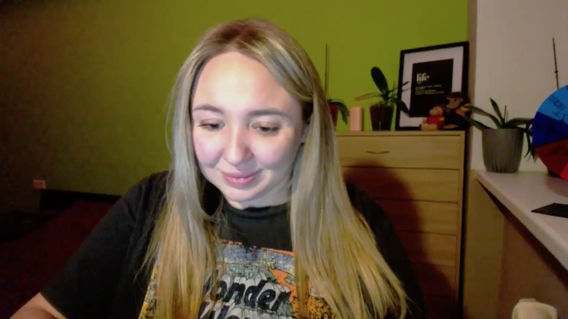 Gallery image thumbnail from Valeriya4353's myfreecams stream on, 02/28/2025, 17:42 image 9 of 20
