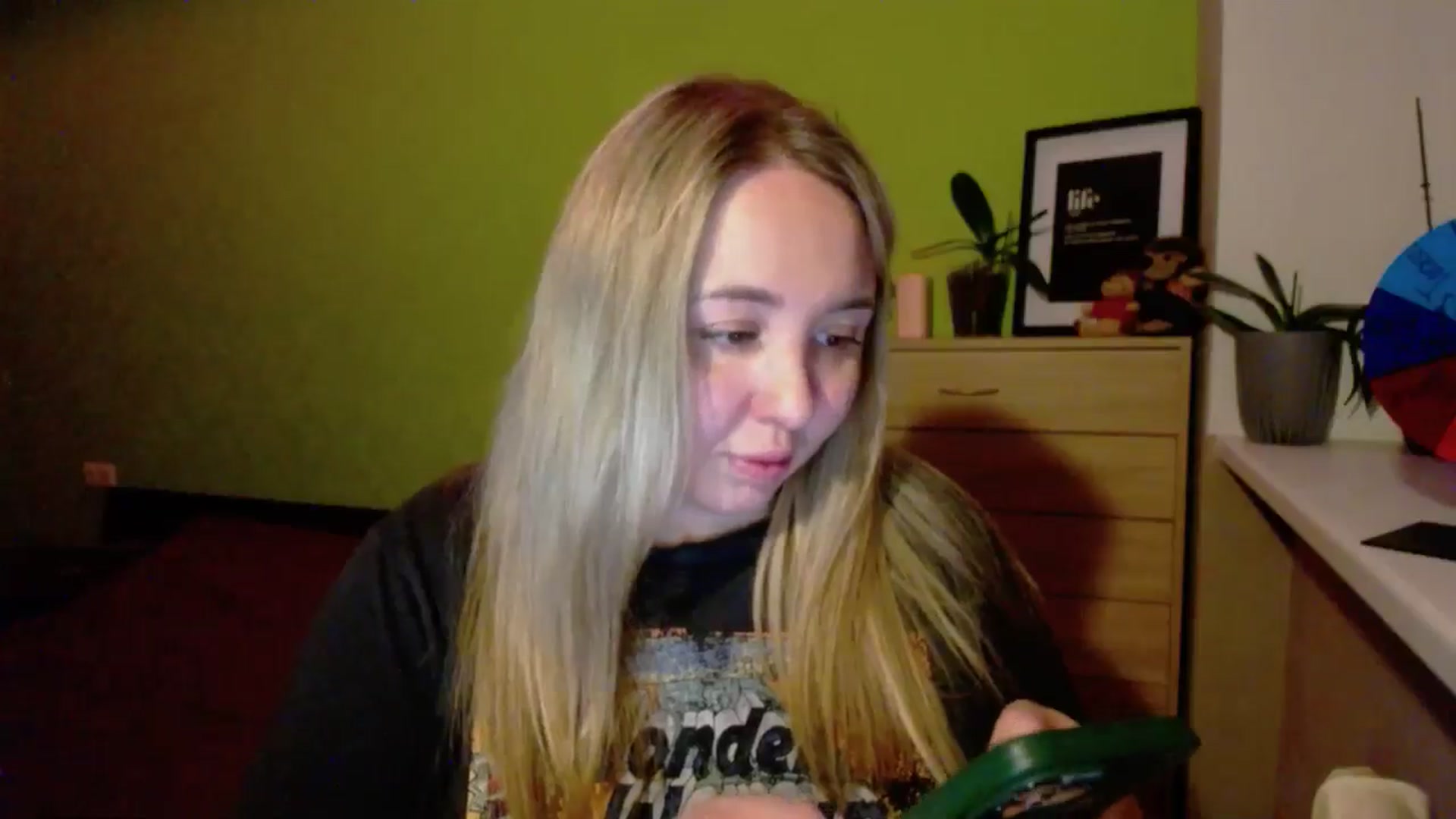 Gallery image thumbnail from Valeriya4353's myfreecams stream on, 02/28/2025, 17:42 image 10 of 20