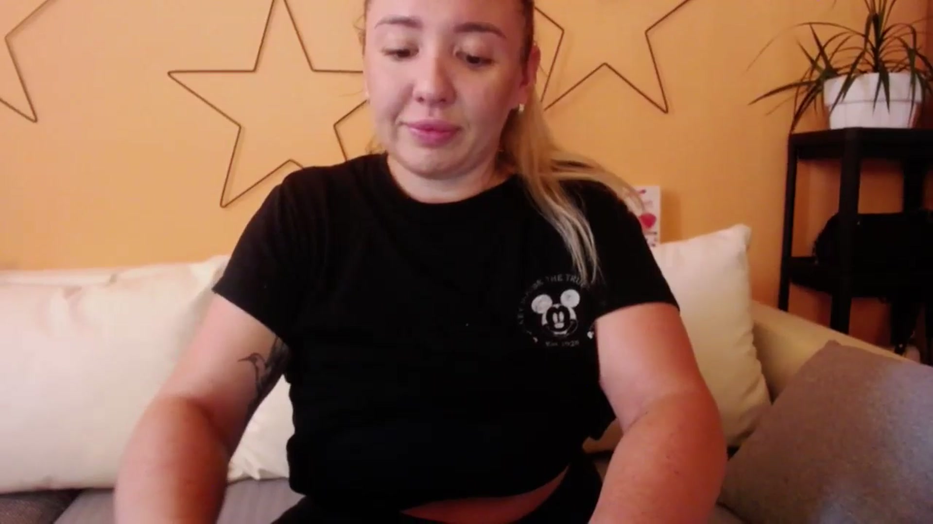 Gallery image thumbnail from Valeriya69's myfreecams stream on, 08/06/2024, 12:33 image 3 of 20