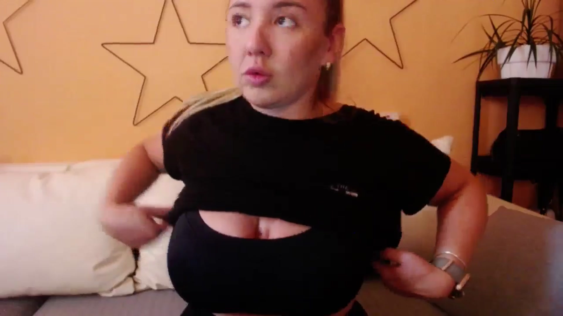 Gallery image thumbnail from Valeriya69's myfreecams stream on, 08/06/2024, 12:33 image 5 of 20