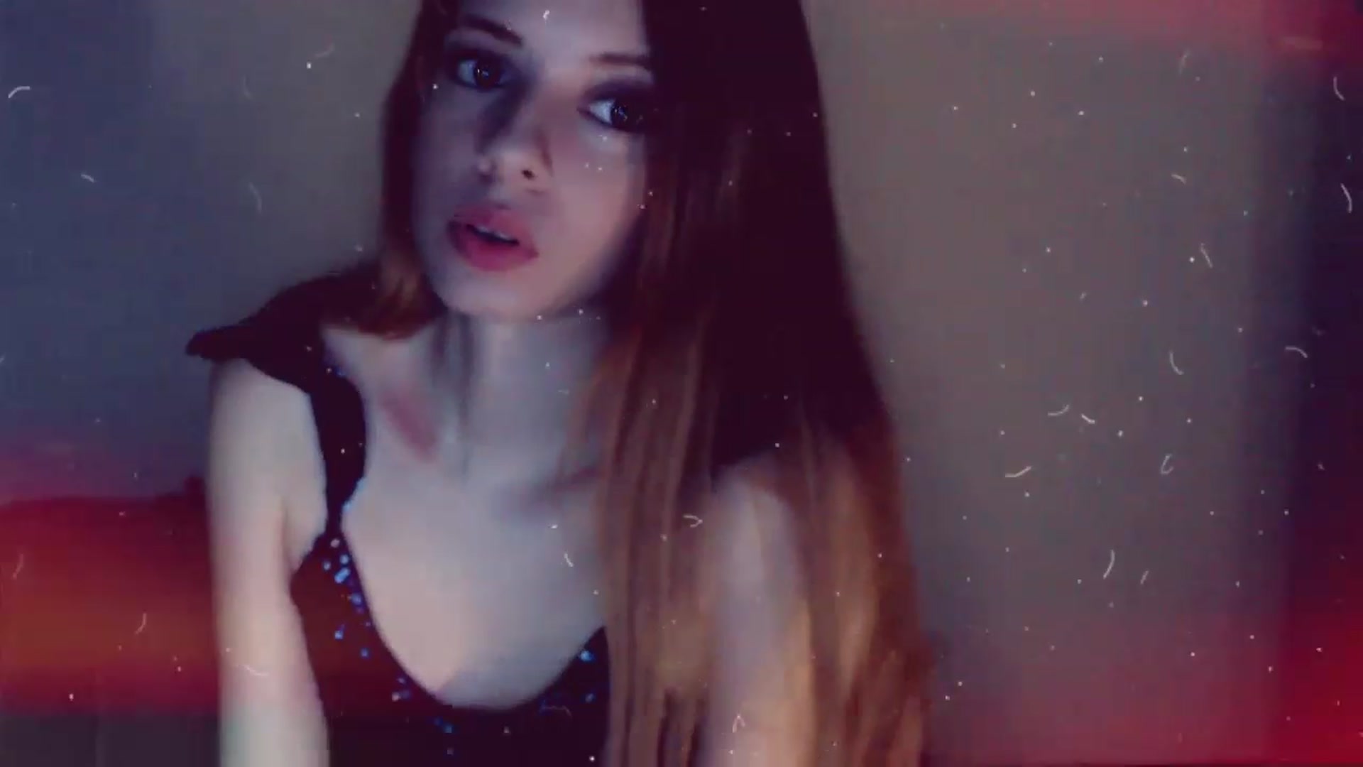 Gallery image thumbnail from Valery2love's myfreecams stream on, 12/28/2022, 07:28 image 4 of 20