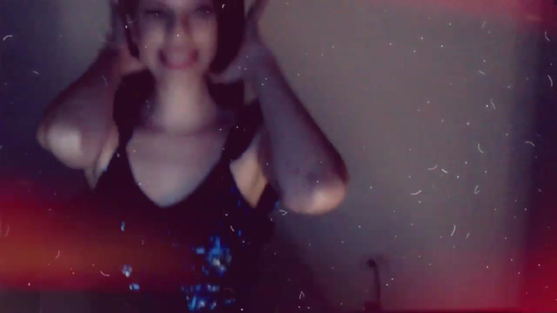 Gallery image thumbnail from Valery2love's myfreecams stream on, 12/28/2022, 07:28 image 19 of 20