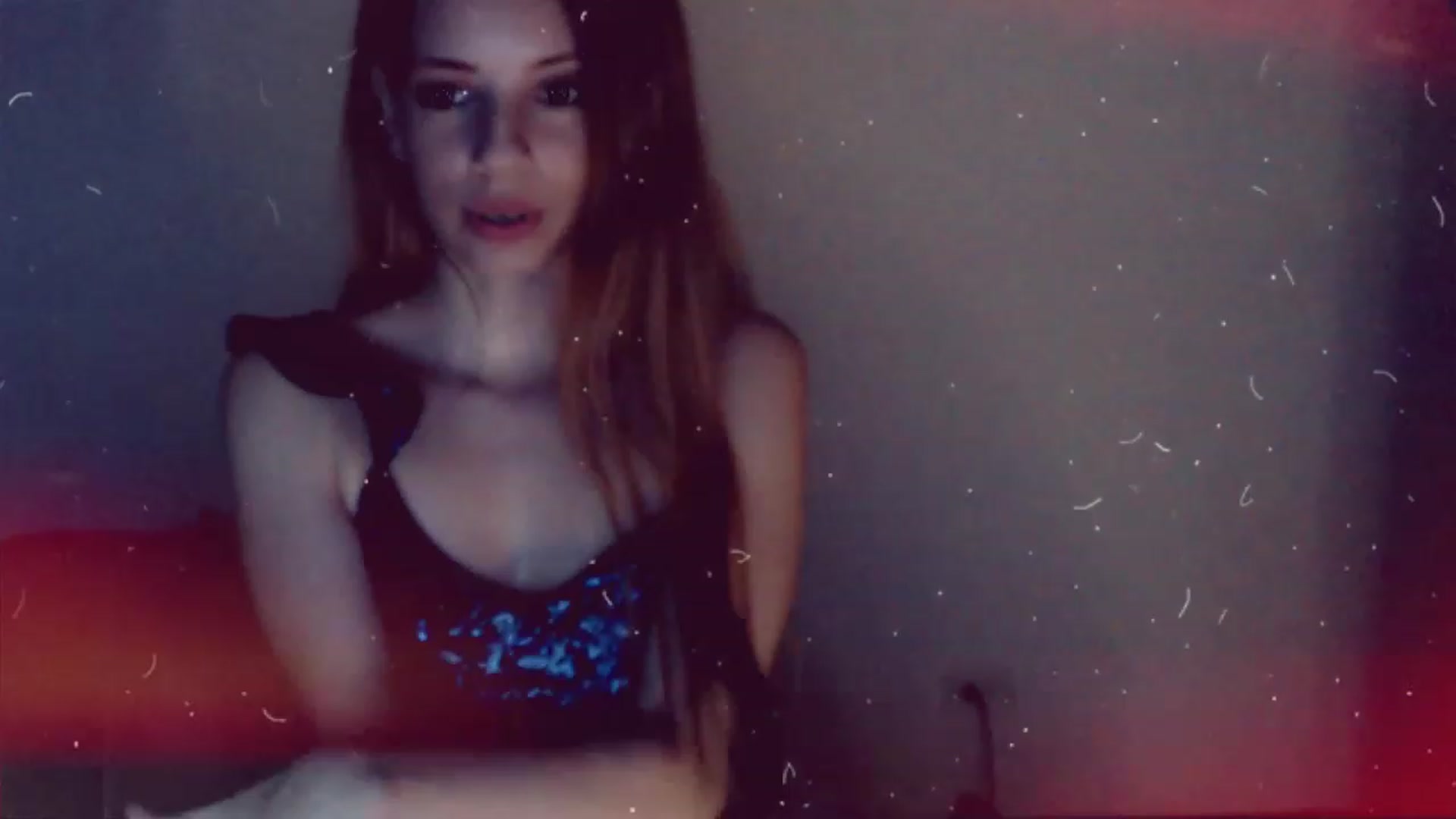 Gallery image thumbnail from Valery2love's myfreecams stream on, 12/28/2022, 07:28 image 13 of 20