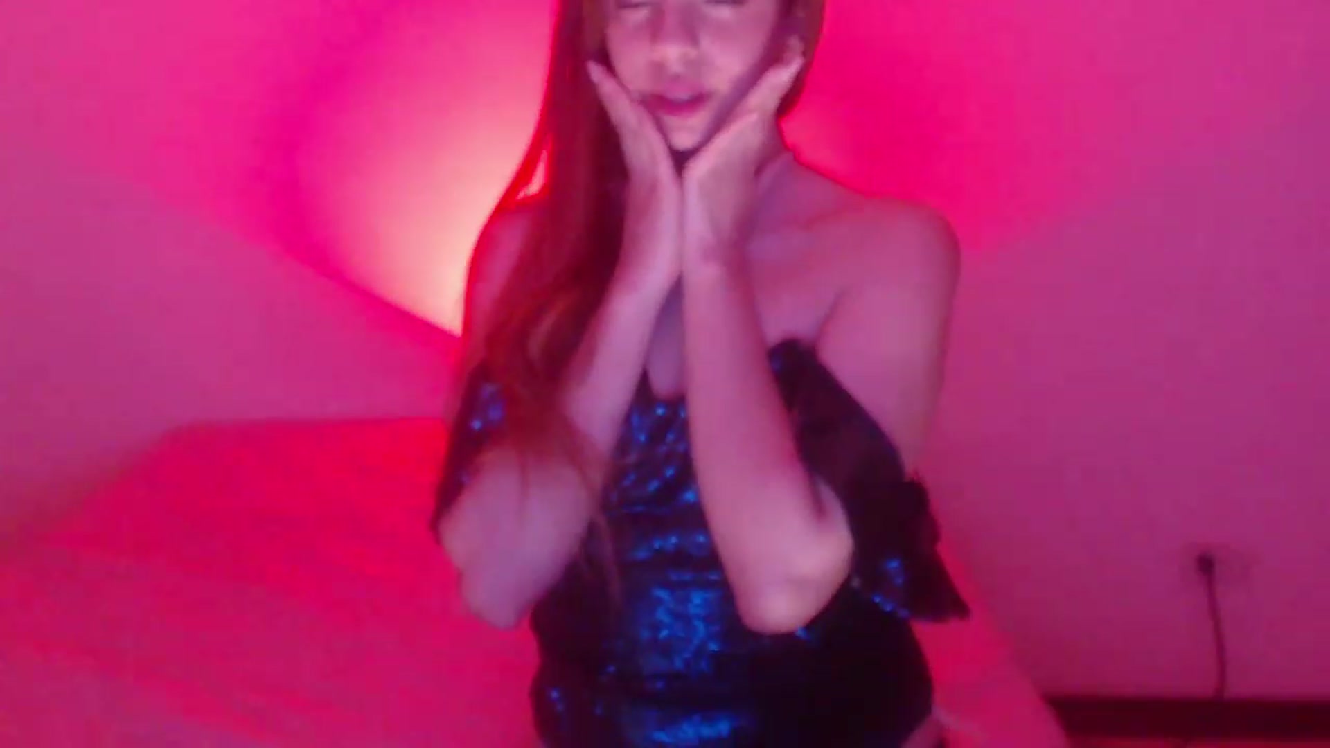 Gallery image thumbnail from Valery2love's myfreecams stream on, 05/05/2023, 08:10 image 6 of 20