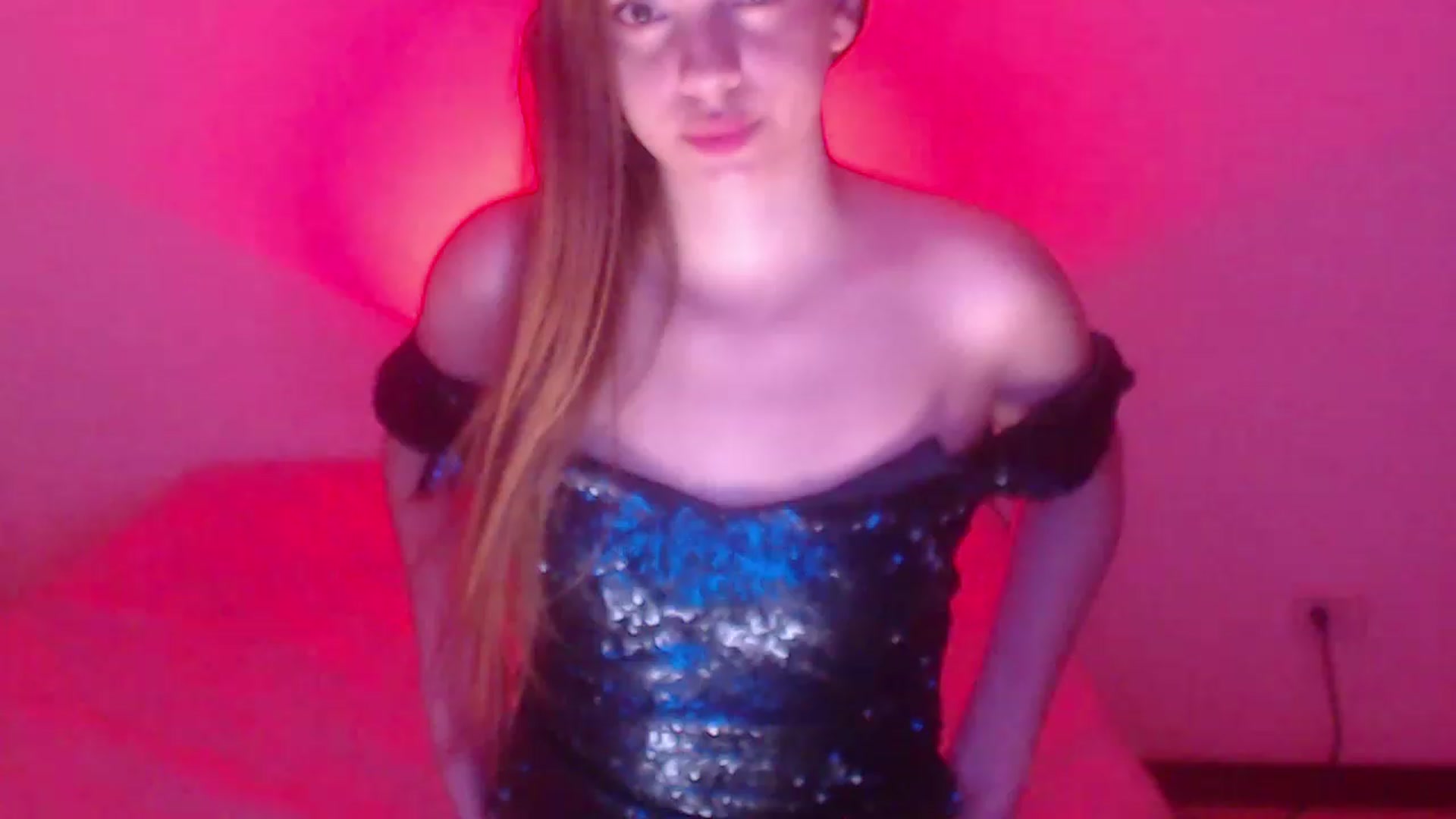 Gallery image thumbnail from Valery2love's myfreecams stream on, 05/05/2023, 08:10 image 16 of 20