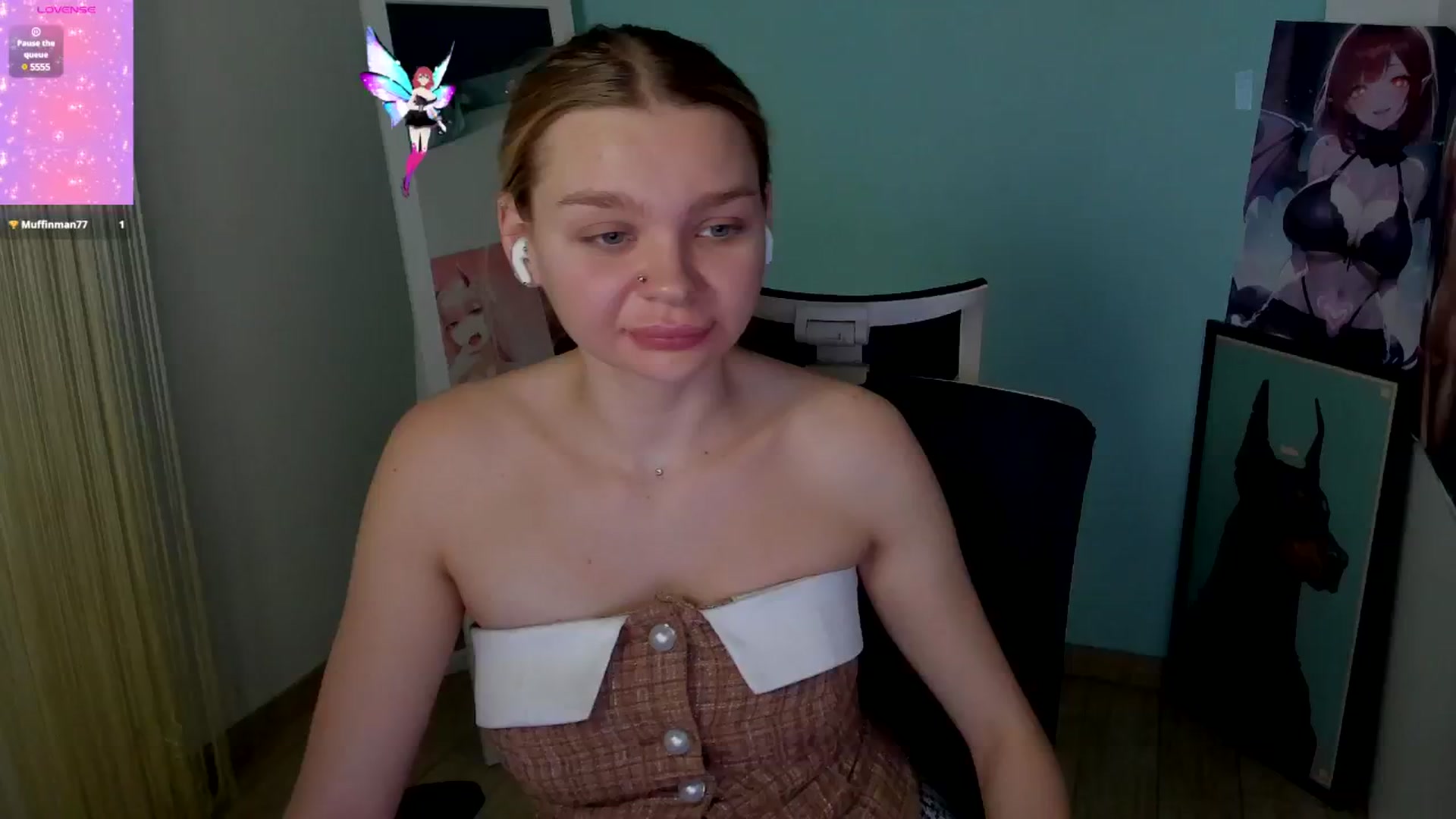 Gallery image thumbnail from Valery_Lovee's myfreecams stream on, 11/17/2024, 11:20 image 11 of 20