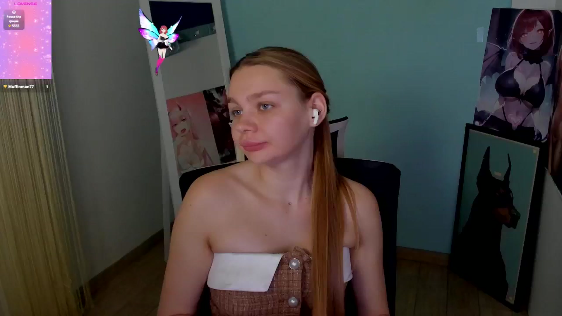 Gallery image thumbnail from Valery_Lovee's myfreecams stream on, 11/17/2024, 11:20 image 9 of 20