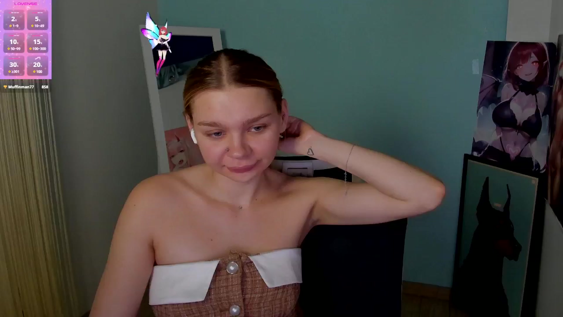 Gallery image thumbnail from Valery_Lovee's myfreecams stream on, 11/17/2024, 12:23 image 14 of 20