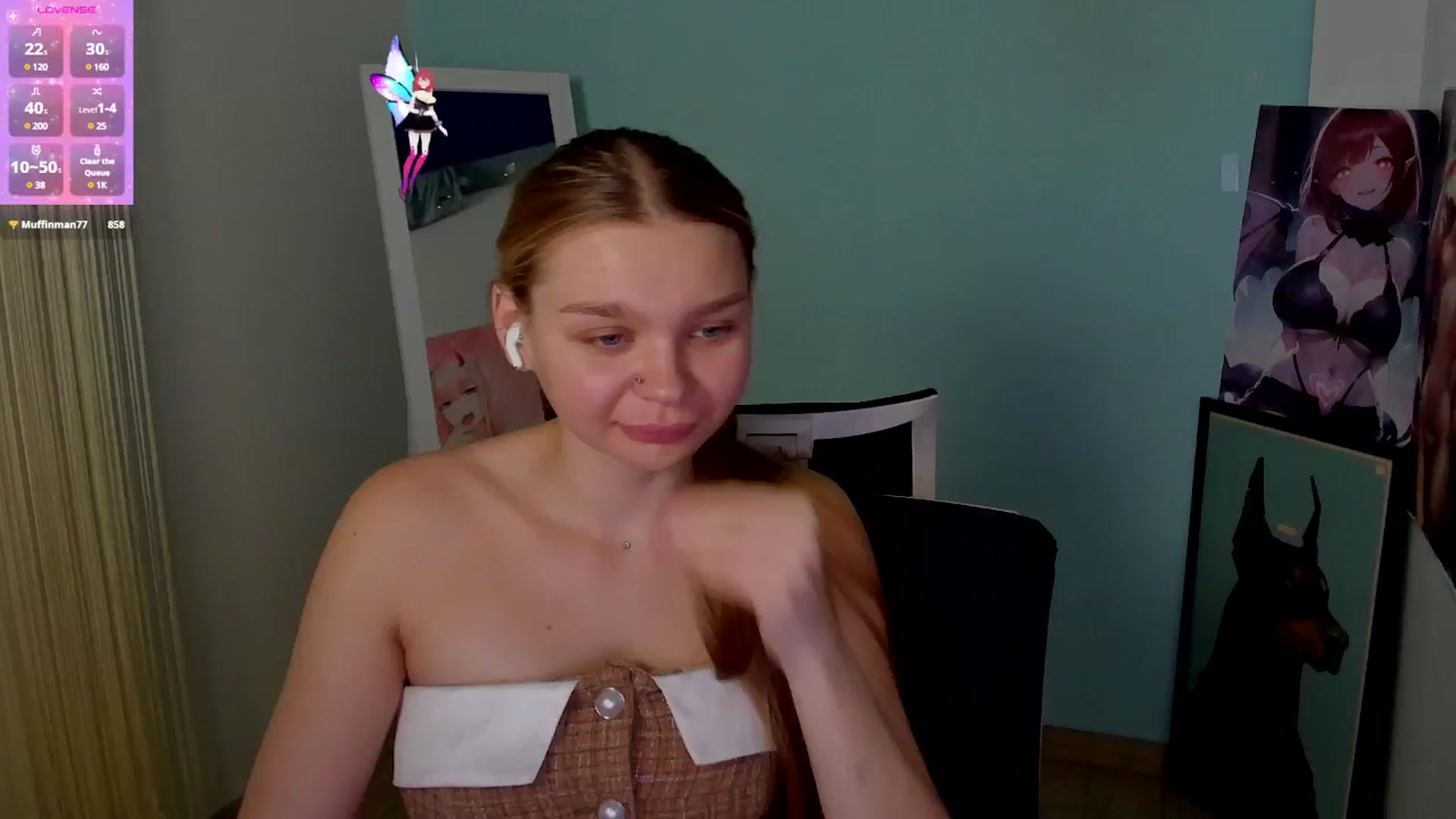 Gallery image thumbnail from Valery_Lovee's myfreecams stream on, 11/17/2024, 12:23 image 19 of 20