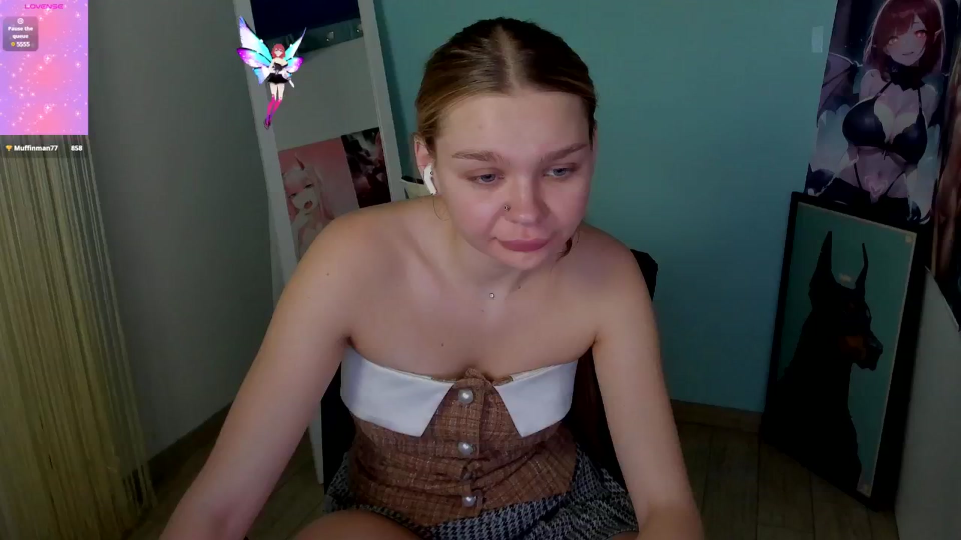 Gallery image thumbnail from Valery_Lovee's myfreecams stream on, 11/17/2024, 12:23 image 5 of 20