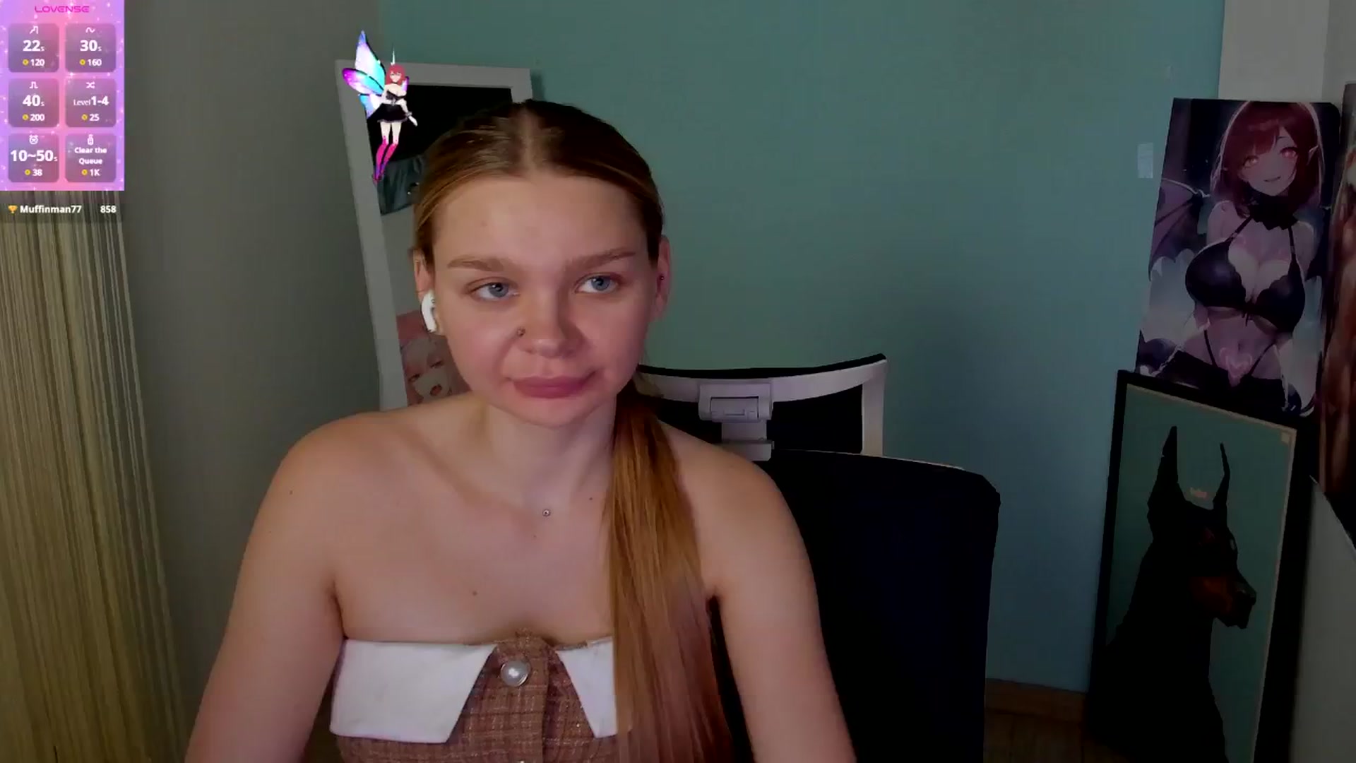 Gallery image thumbnail from Valery_Lovee's myfreecams stream on, 11/17/2024, 12:41 image 10 of 20