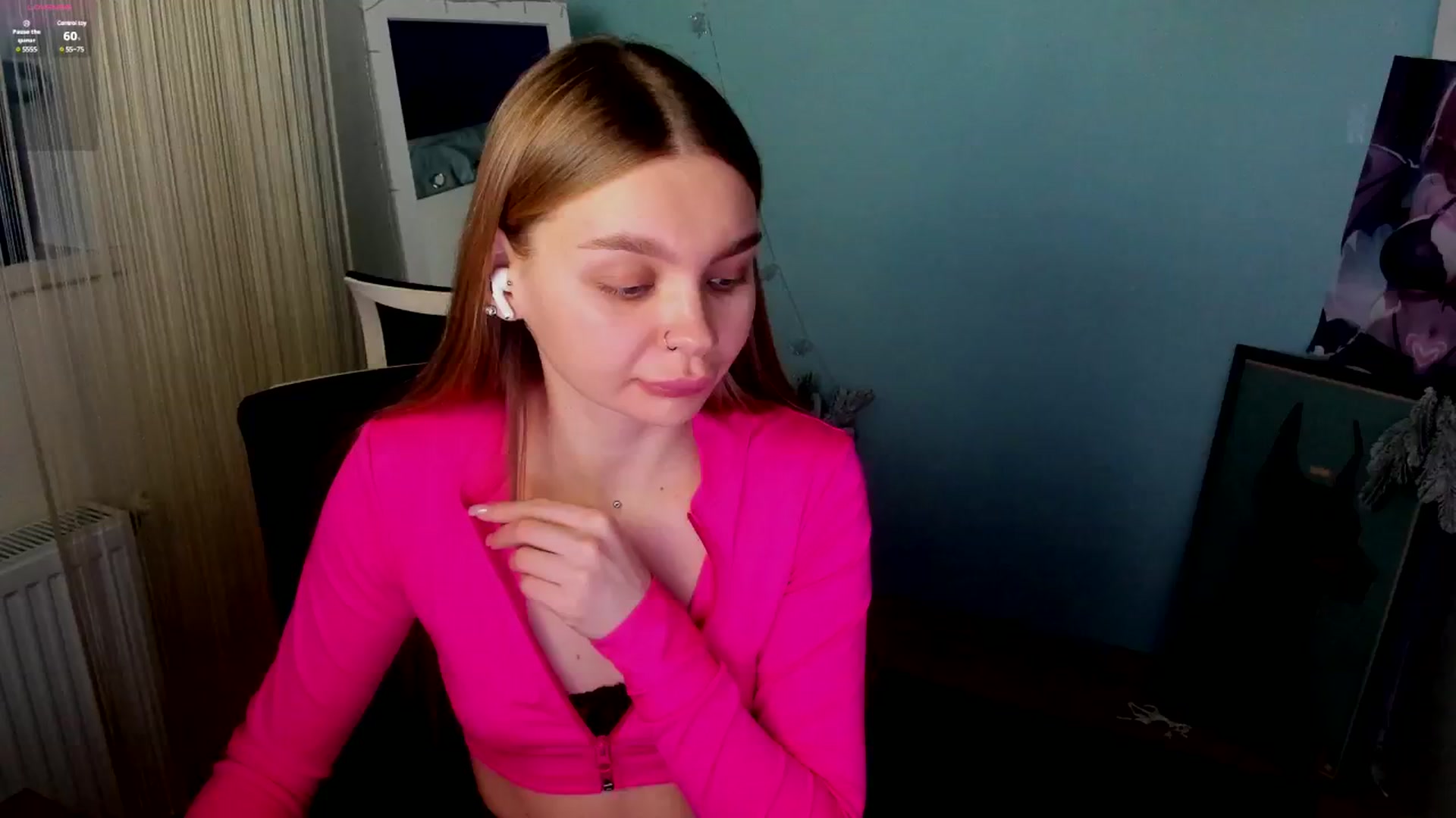 Gallery image thumbnail from Valery_Lovee's myfreecams stream on, 01/16/2025, 10:01 image 19 of 20