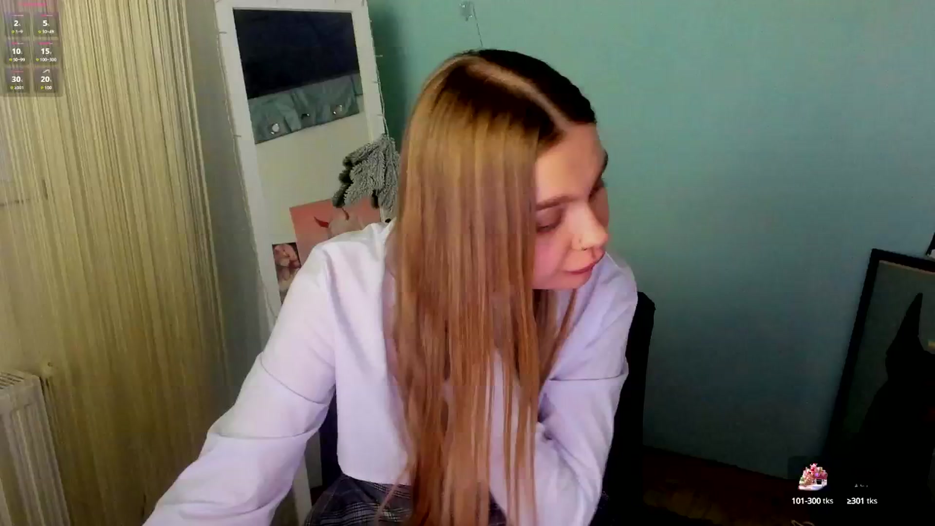 Gallery image thumbnail from Valery_Lovee's myfreecams stream on, 01/17/2025, 12:36 image 14 of 20