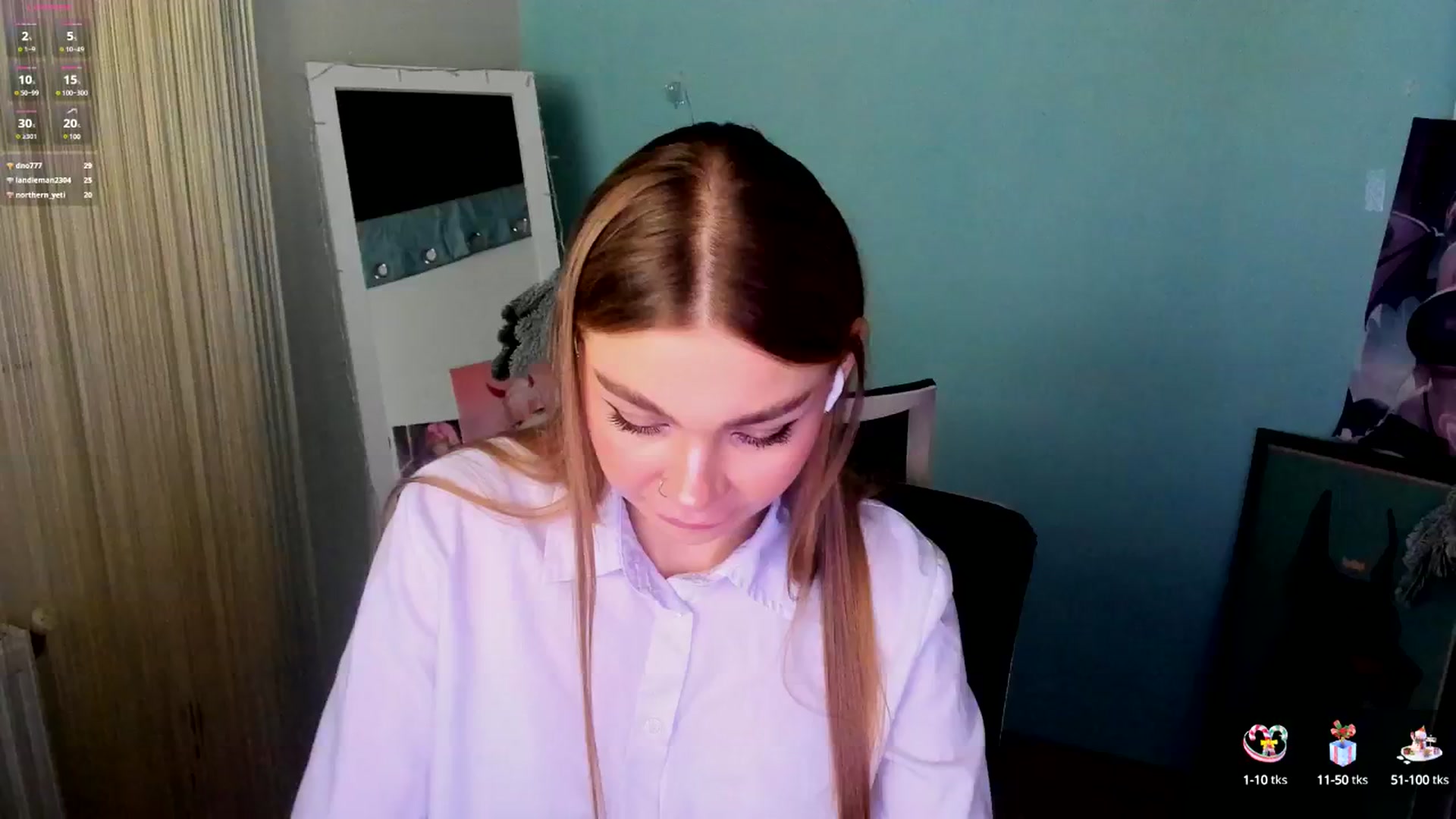 Gallery image thumbnail from Valery_Lovee's myfreecams stream on, 01/18/2025, 08:58 image 18 of 20