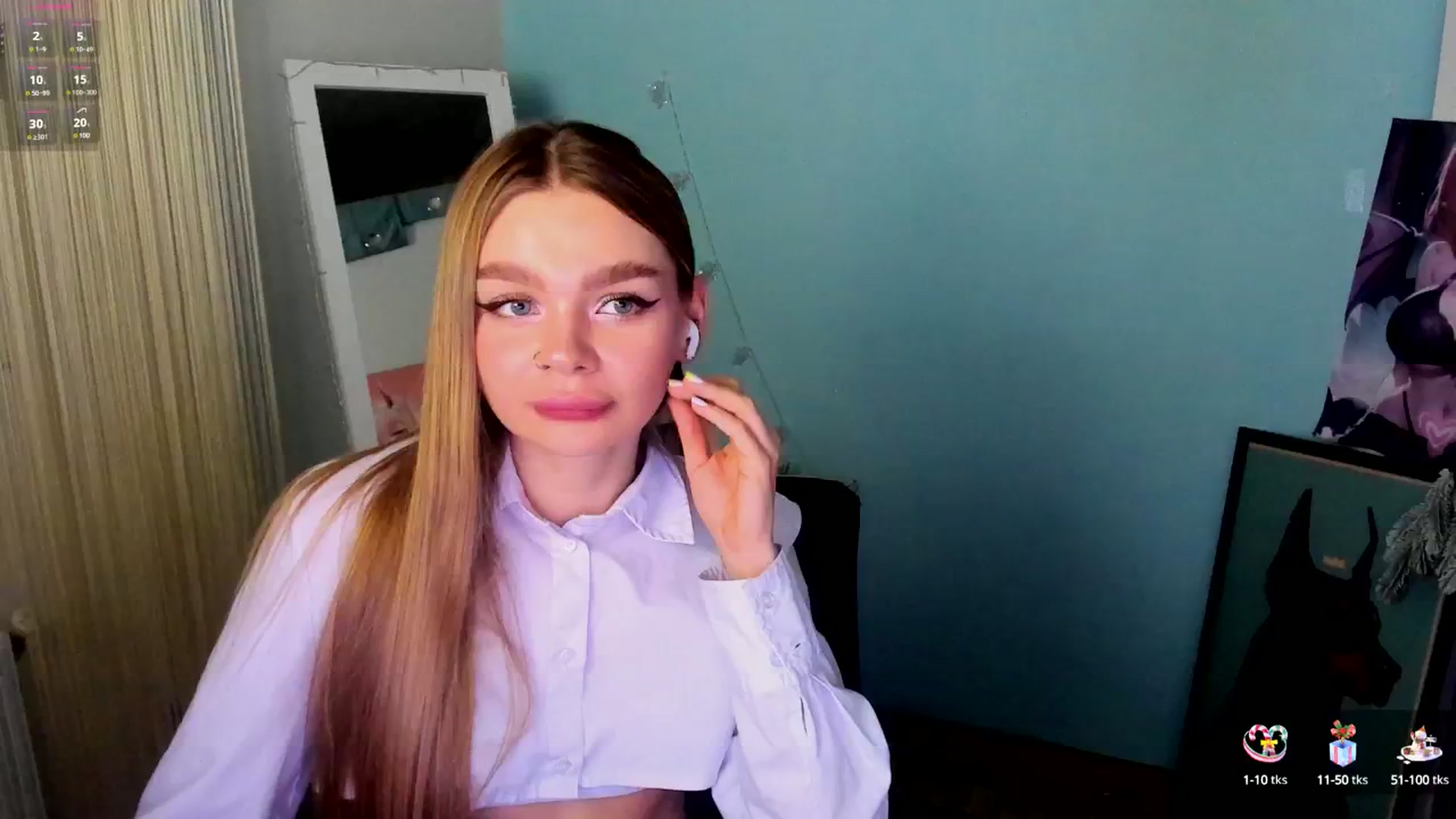 Gallery image thumbnail from Valery_Lovee's myfreecams stream on, 01/18/2025, 12:44 image 11 of 20