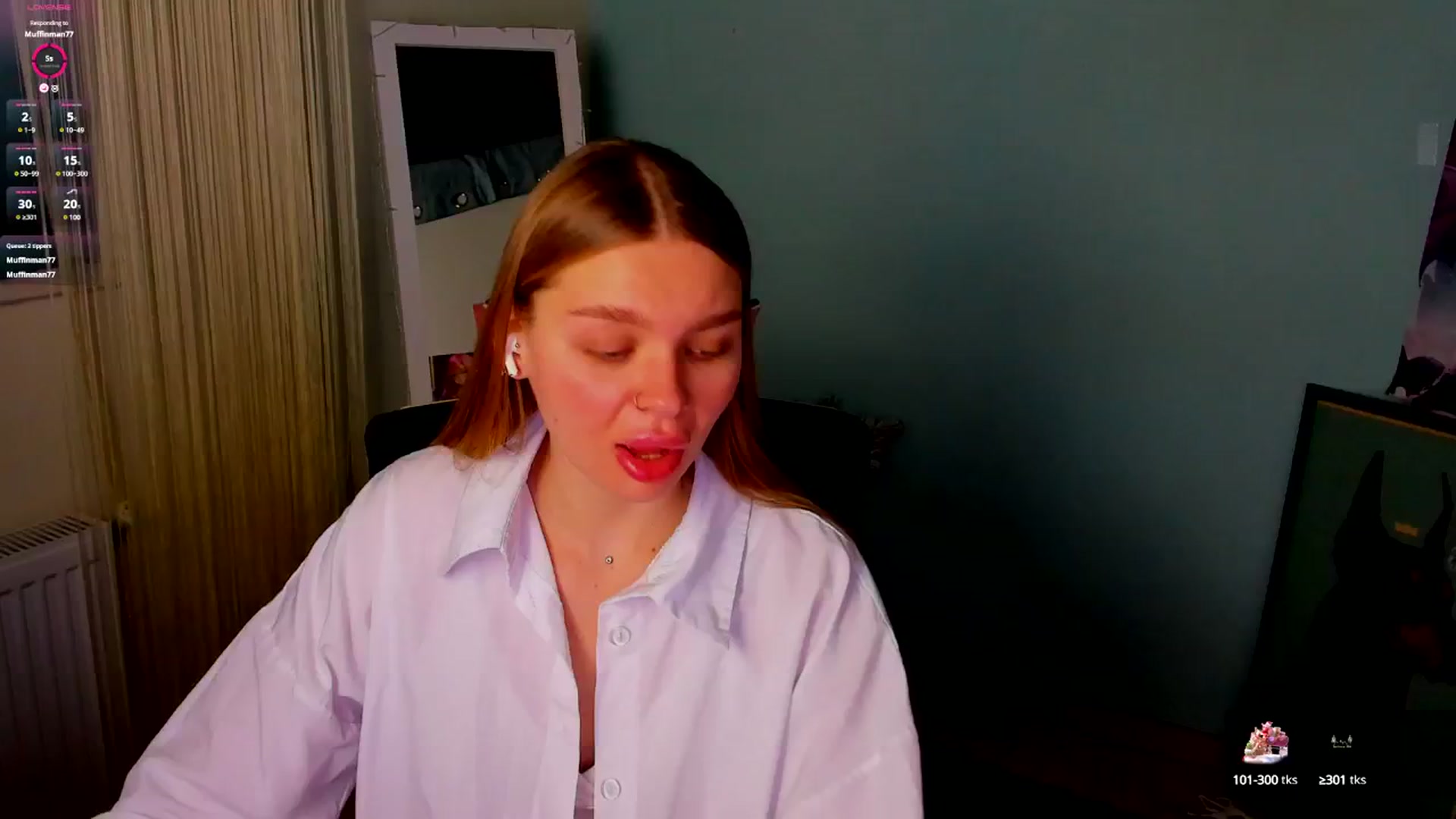 Gallery image thumbnail from Valery_Lovee's myfreecams stream on, 01/22/2025, 12:39 image 12 of 20