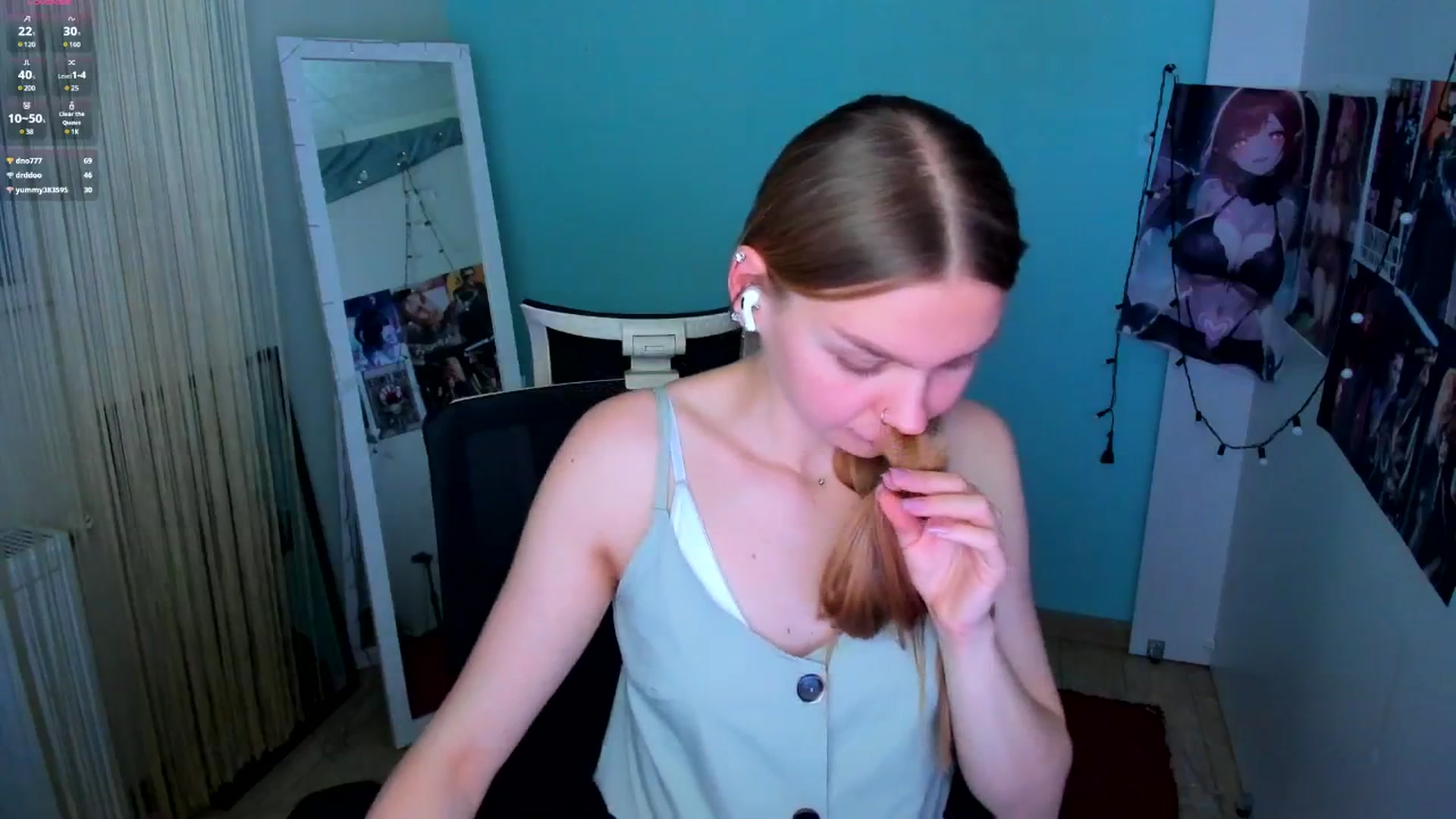 Gallery image thumbnail from Valery_Lovee's myfreecams stream on, 03/19/2025, 12:32 image 20 of 20