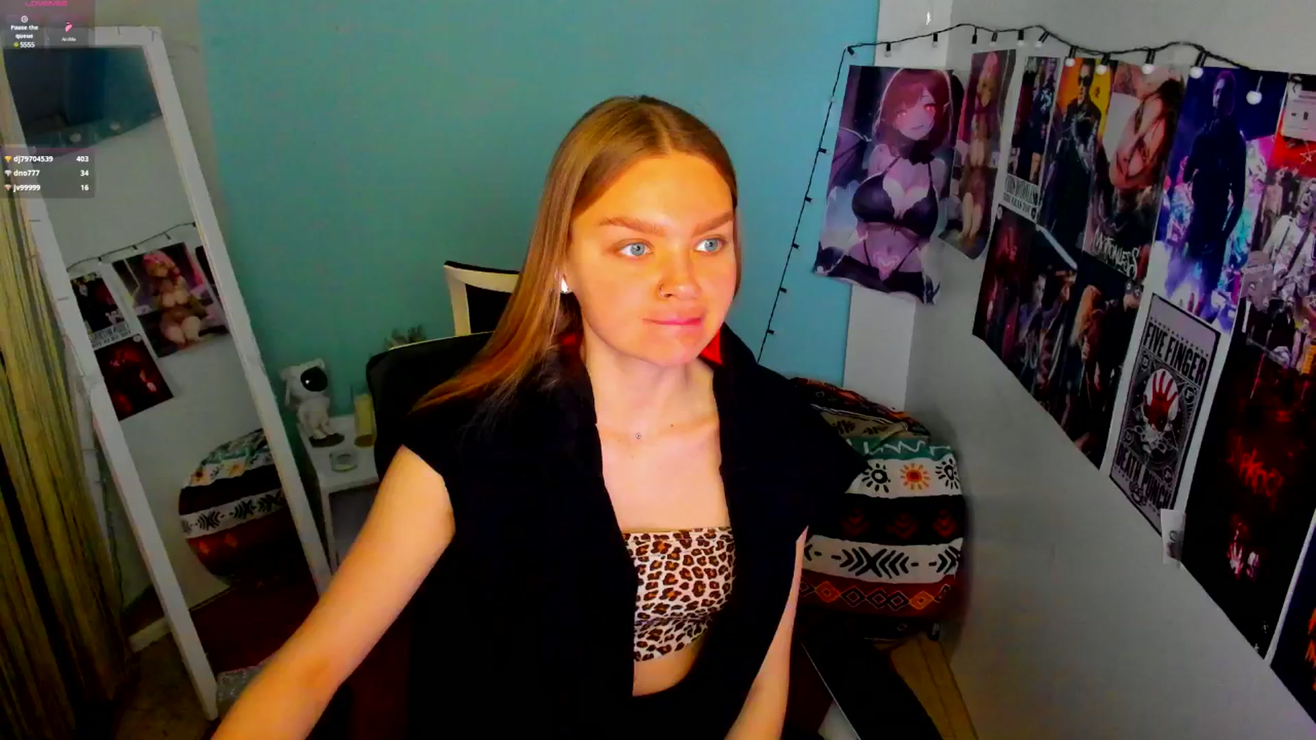 Gallery image thumbnail from Valery_Lovee's myfreecams stream on, 05/16/2025, 09:28 image 14 of 20