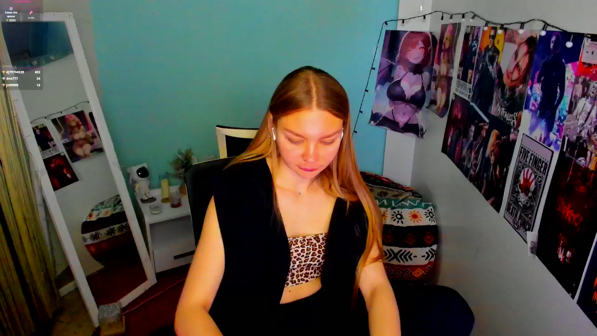 Gallery image thumbnail from Valery_Lovee's myfreecams stream on, 05/16/2025, 09:28 image 1 of 20