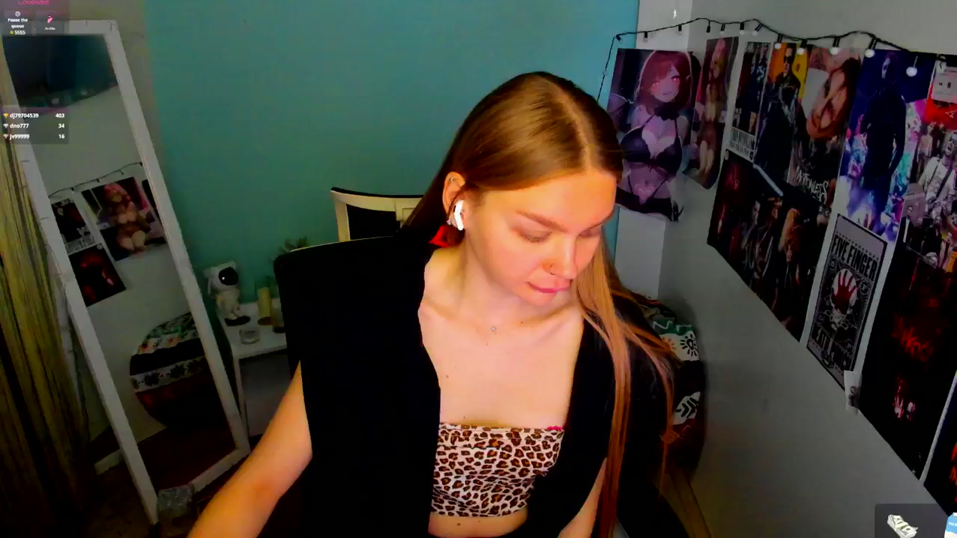 Gallery image thumbnail from Valery_Lovee's myfreecams stream on, 05/16/2025, 09:28 image 6 of 20