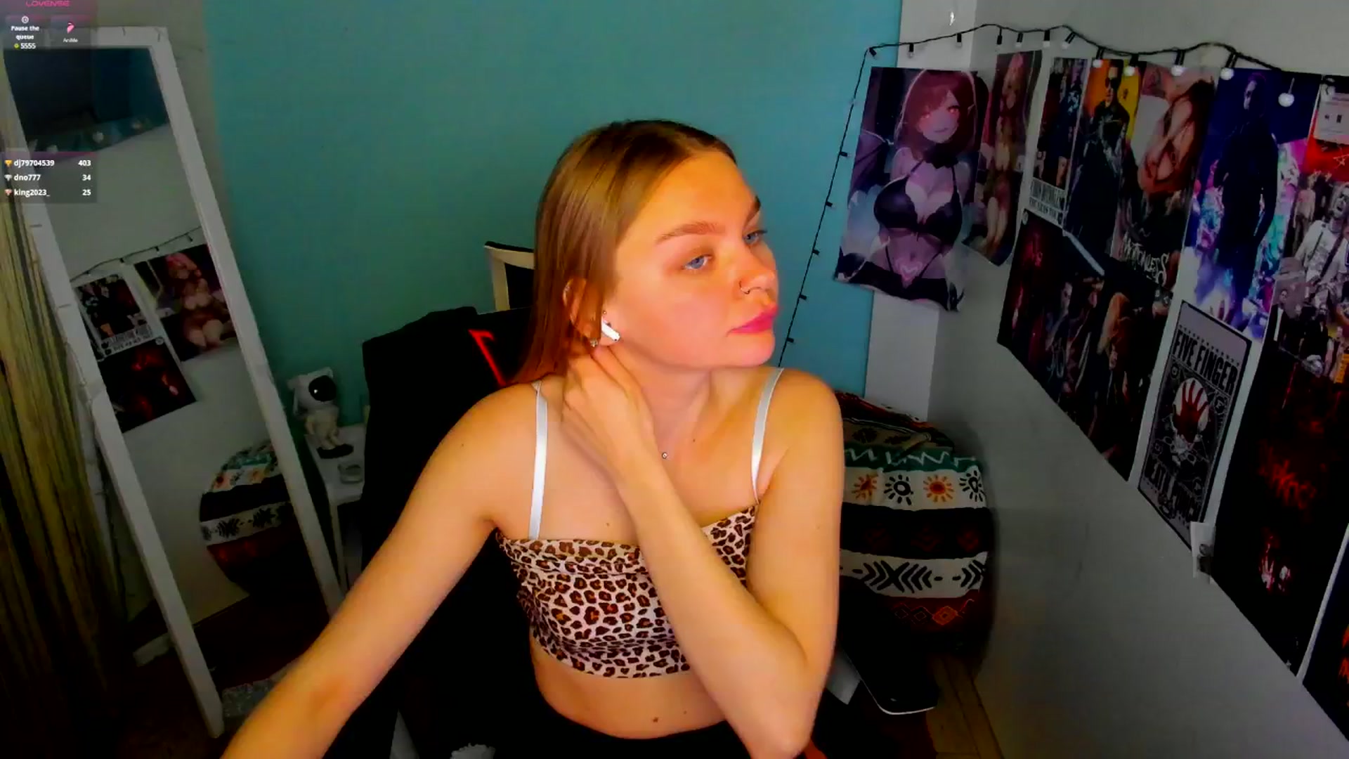 Gallery image thumbnail from Valery_Lovee's myfreecams stream on, 05/16/2025, 11:32 image 10 of 20