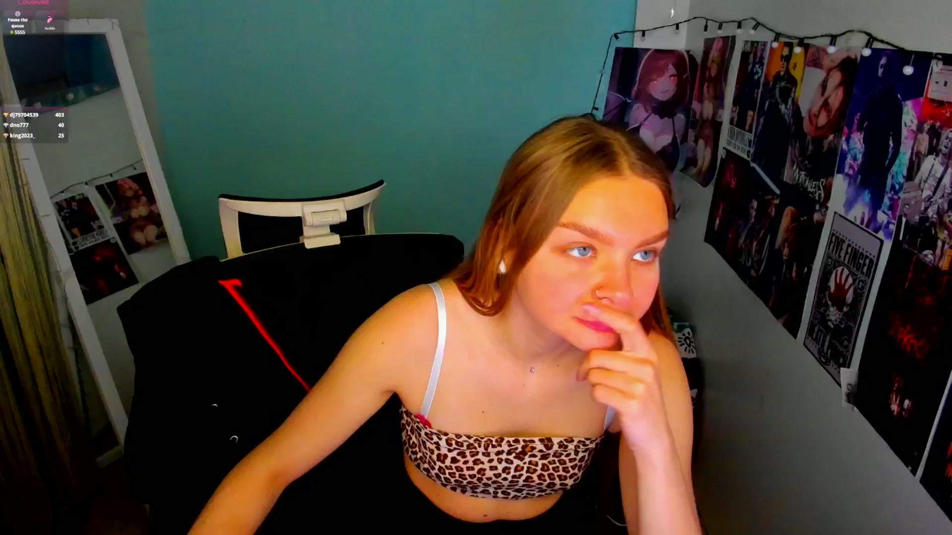 Gallery image thumbnail from Valery_Lovee's myfreecams stream on, 05/16/2025, 11:32 image 17 of 20