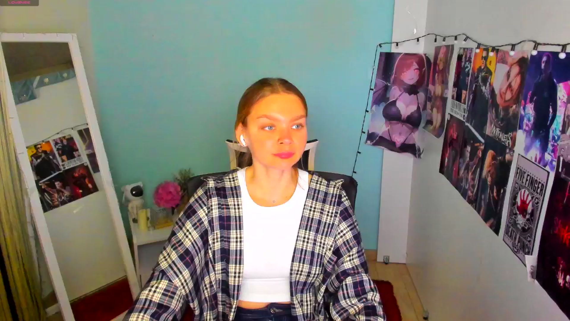 Gallery image thumbnail from Valery_Lovee's myfreecams stream on, 05/27/2025, 08:21 image 7 of 20