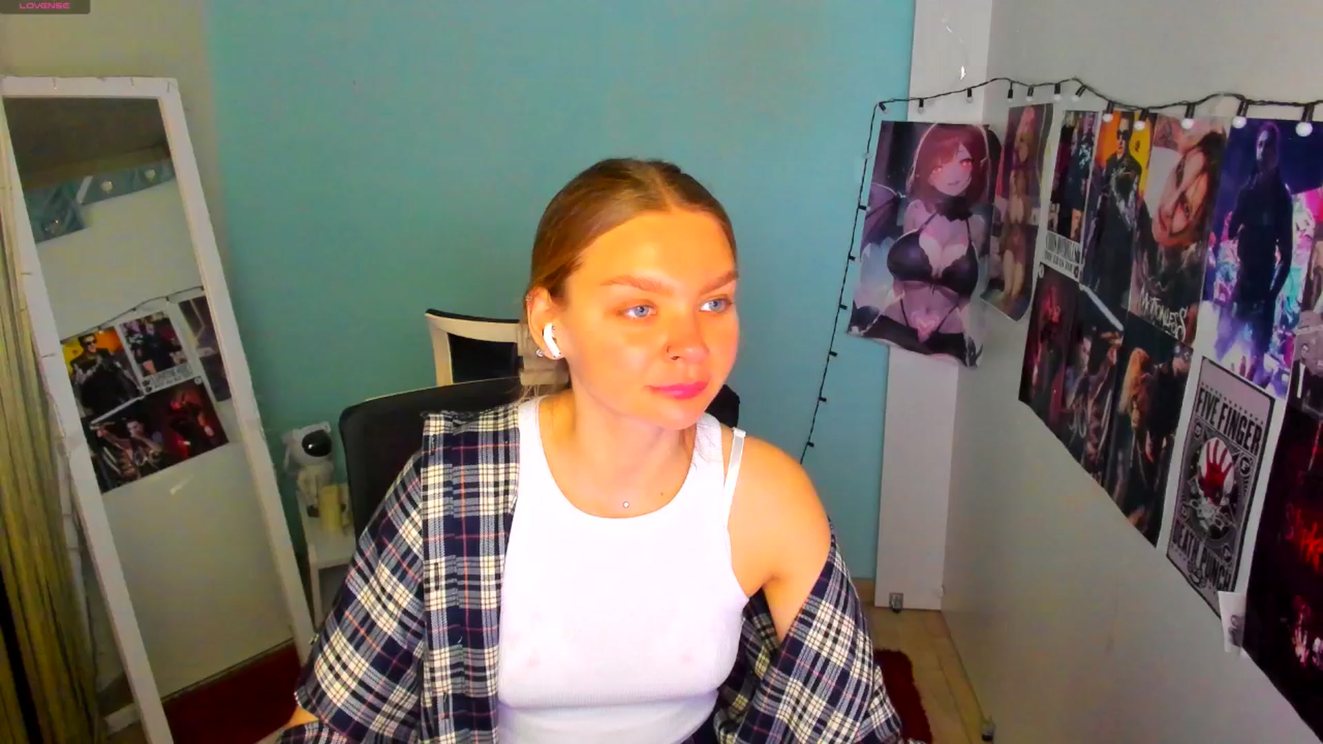 Gallery image thumbnail from Valery_Lovee's myfreecams stream on, 05/27/2025, 08:21 image 20 of 20