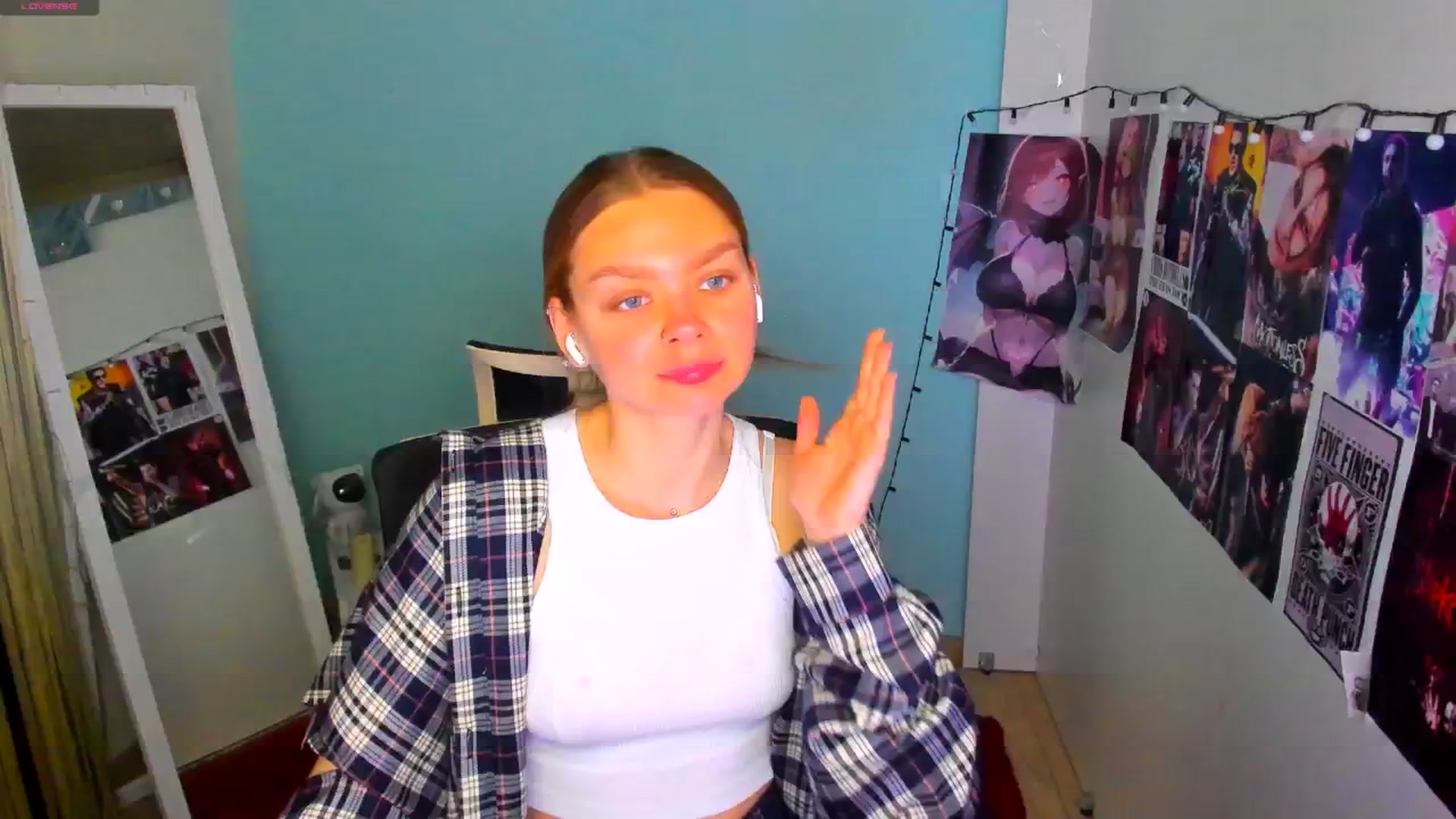 Gallery image thumbnail from Valery_Lovee's myfreecams stream on, 05/27/2025, 08:21 image 14 of 20