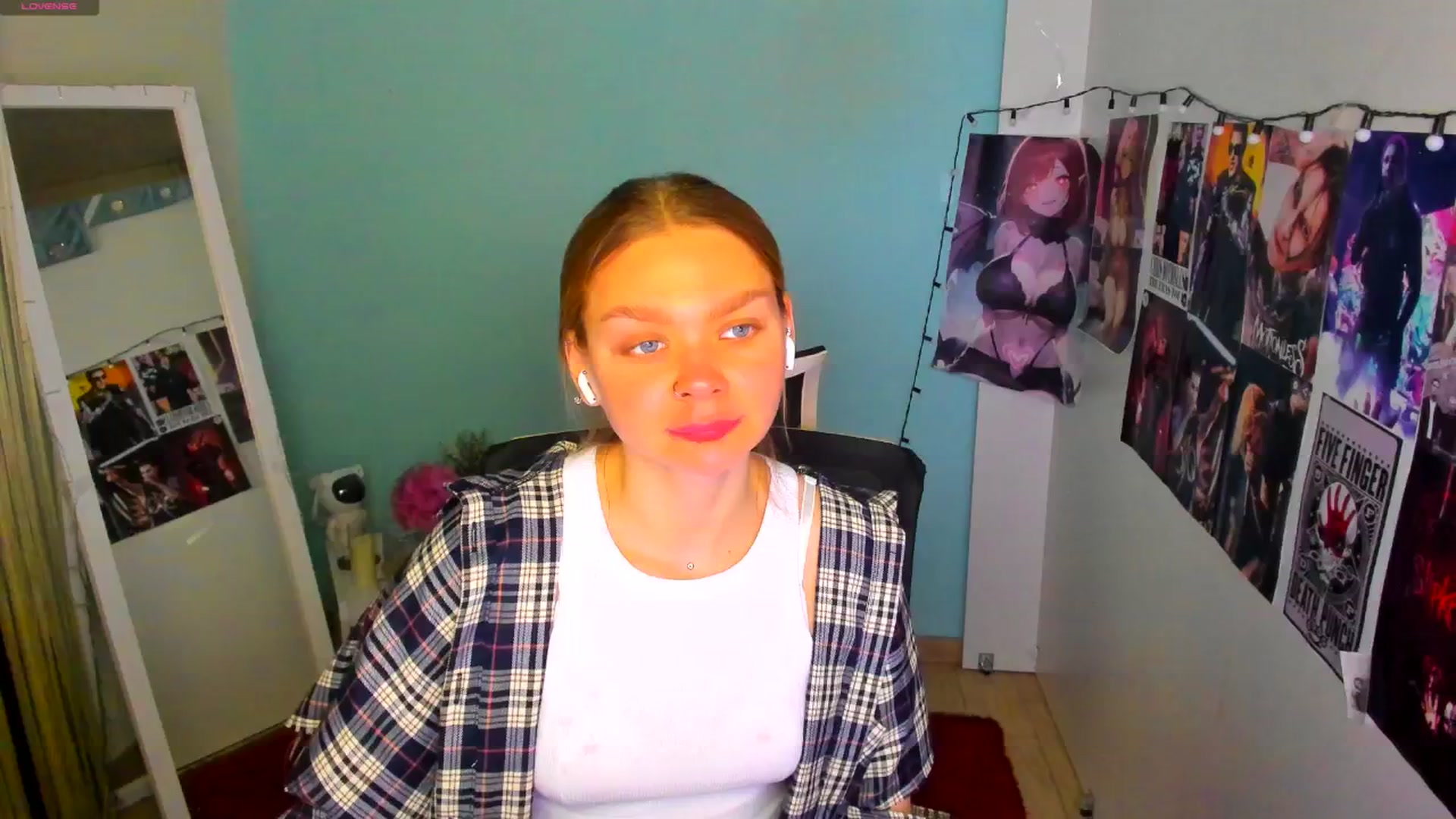 Gallery image thumbnail from Valery_Lovee's myfreecams stream on, 05/27/2025, 08:21 image 3 of 20