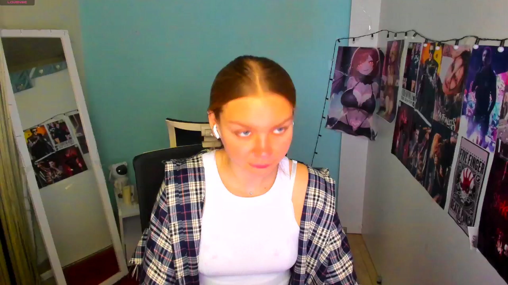 Gallery image thumbnail from Valery_Lovee's myfreecams stream on, 05/27/2025, 08:21 image 11 of 20