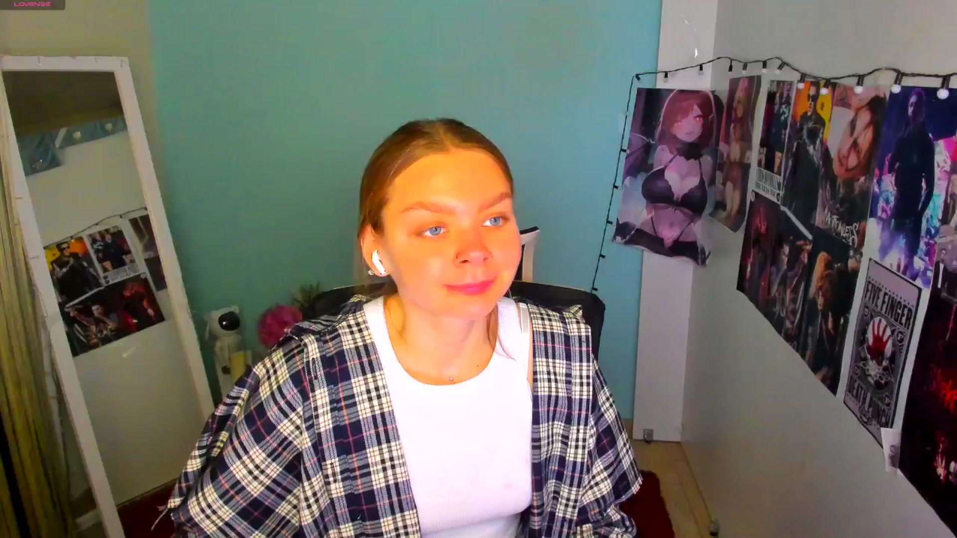 Gallery image thumbnail from Valery_Lovee's myfreecams stream on, 05/27/2025, 08:21 image 2 of 20