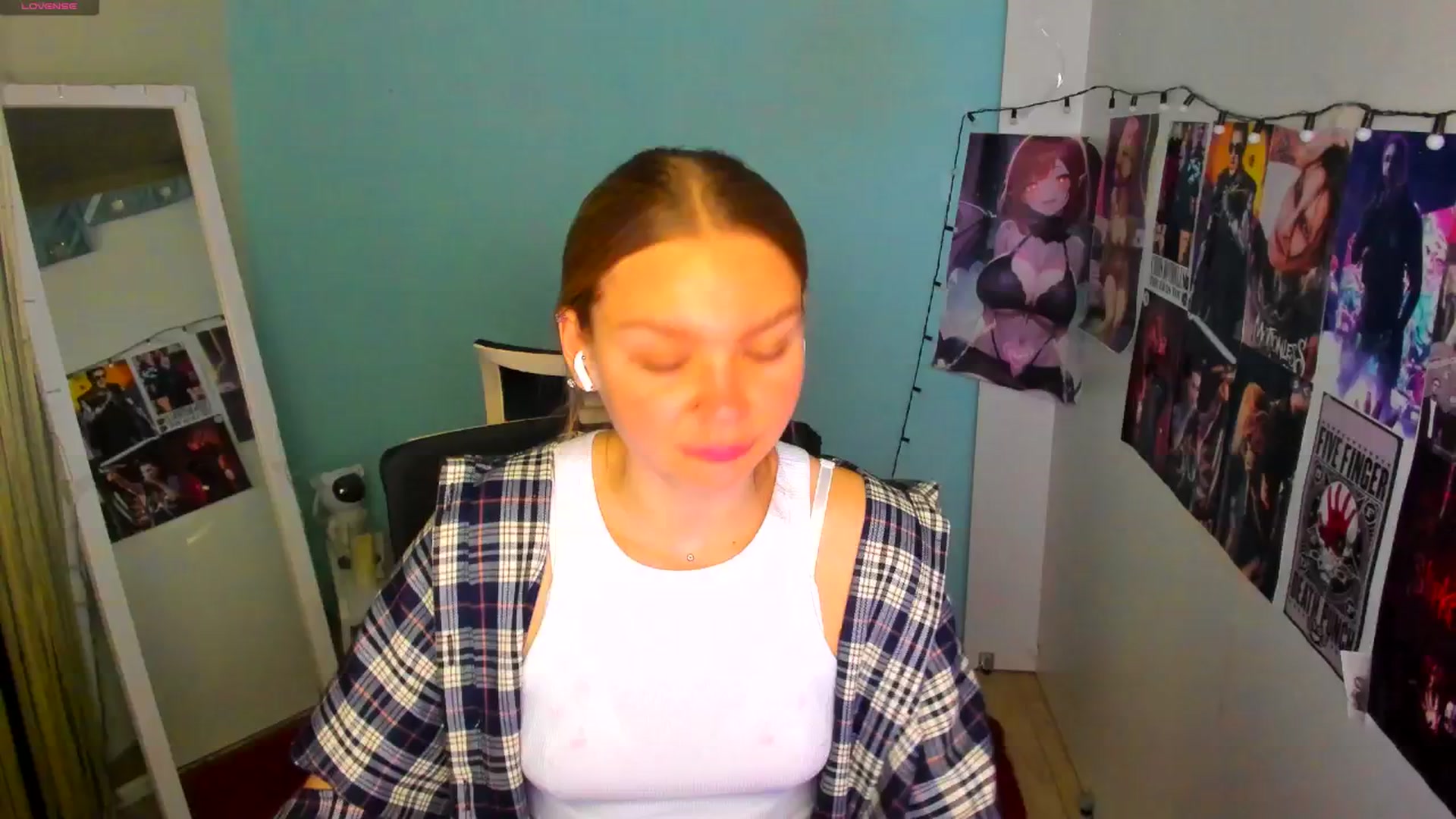 Gallery image thumbnail from Valery_Lovee's myfreecams stream on, 05/27/2025, 08:21 image 9 of 20