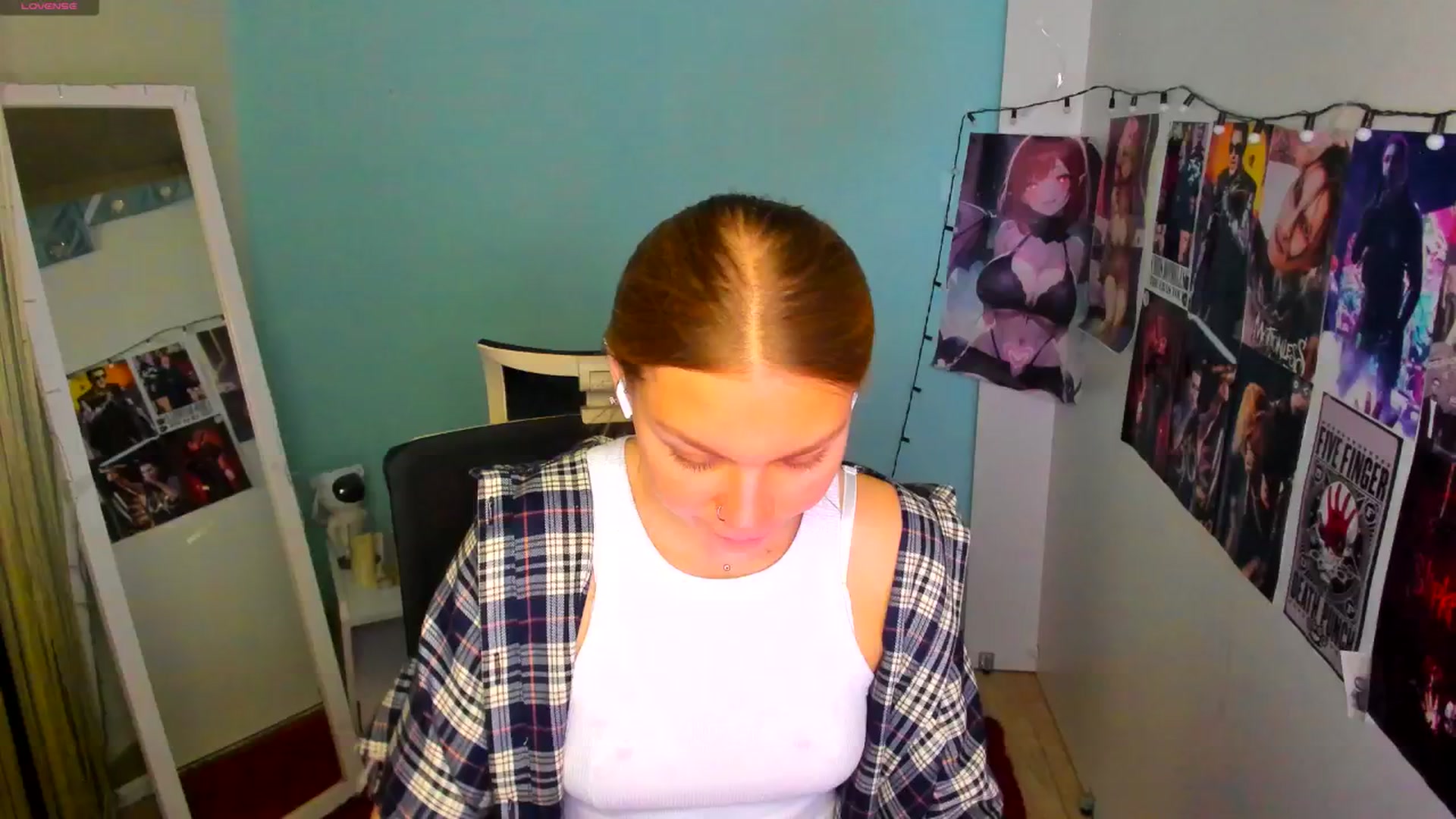 Gallery image thumbnail from Valery_Lovee's myfreecams stream on, 05/27/2025, 08:21 image 8 of 20