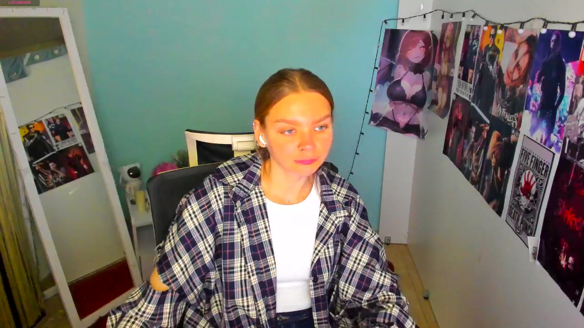 Gallery image thumbnail from Valery_Lovee's myfreecams stream on, 05/27/2025, 10:02 image 4 of 20
