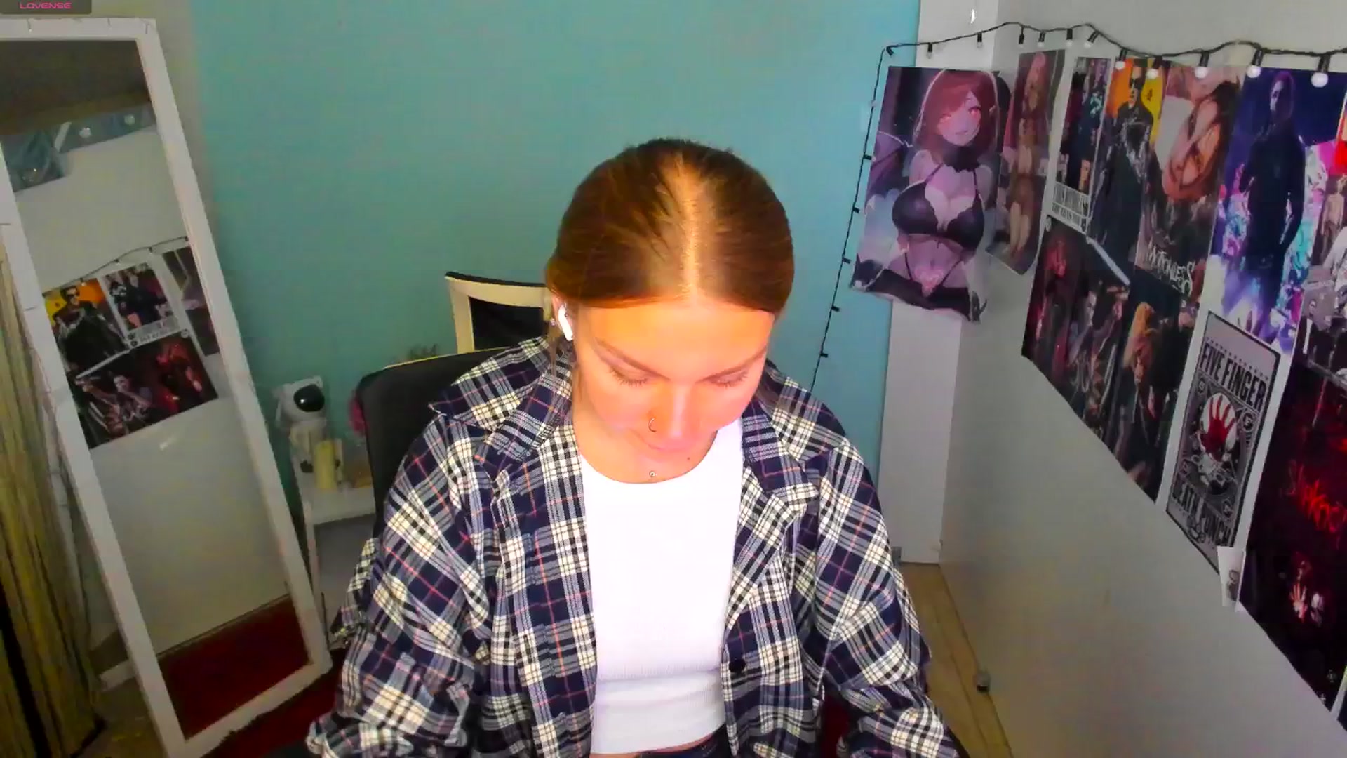 Gallery image thumbnail from Valery_Lovee's myfreecams stream on, 05/27/2025, 10:02 image 1 of 20