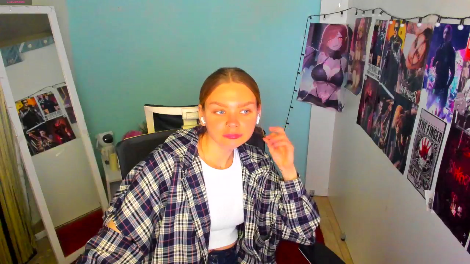 Gallery image thumbnail from Valery_Lovee's myfreecams stream on, 05/27/2025, 10:02 image 13 of 20