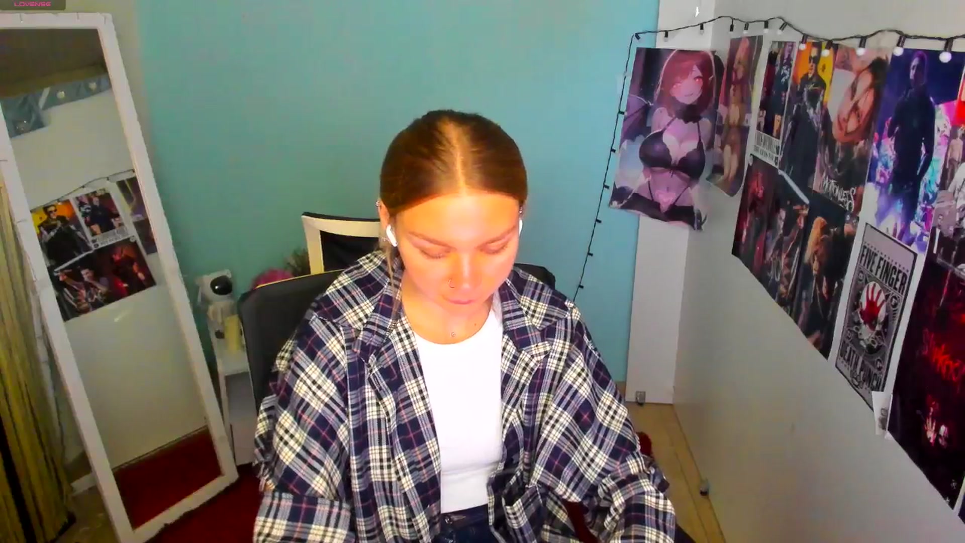 Gallery image thumbnail from Valery_Lovee's myfreecams stream on, 05/27/2025, 10:02 image 8 of 20