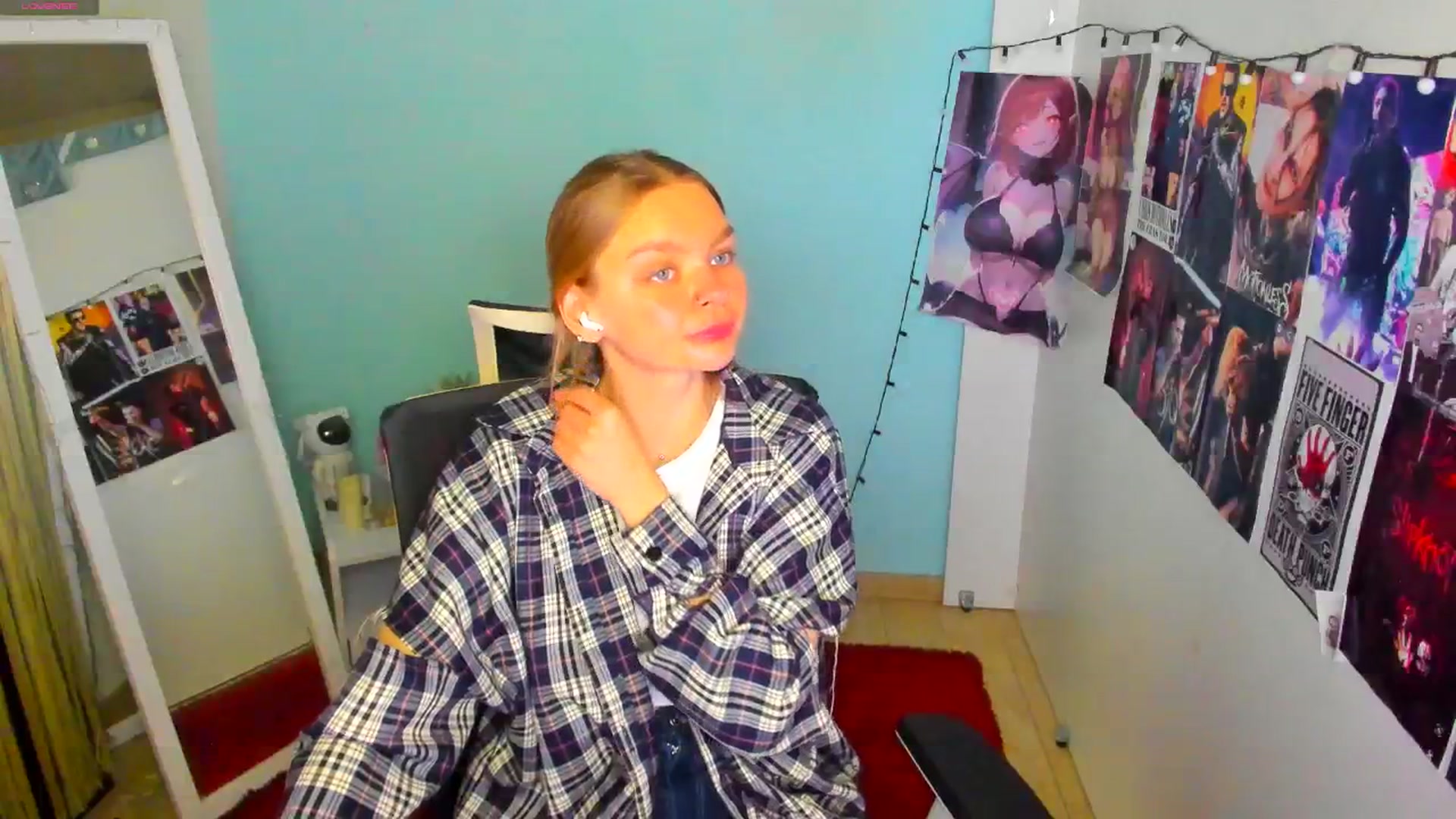 Gallery image thumbnail from Valery_Lovee's myfreecams stream on, 05/27/2025, 10:02 image 3 of 20