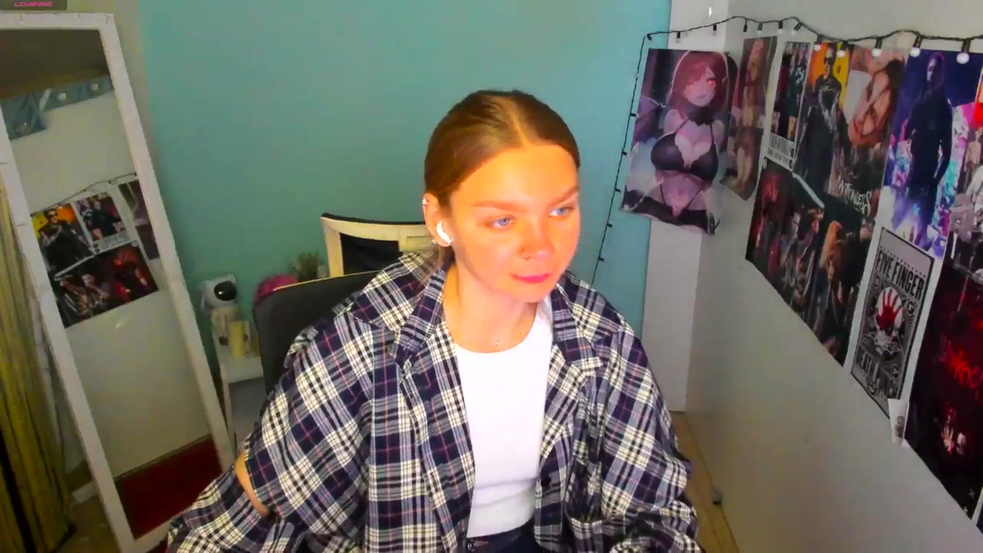 Gallery image thumbnail from Valery_Lovee's myfreecams stream on, 05/27/2025, 10:02 image 6 of 20