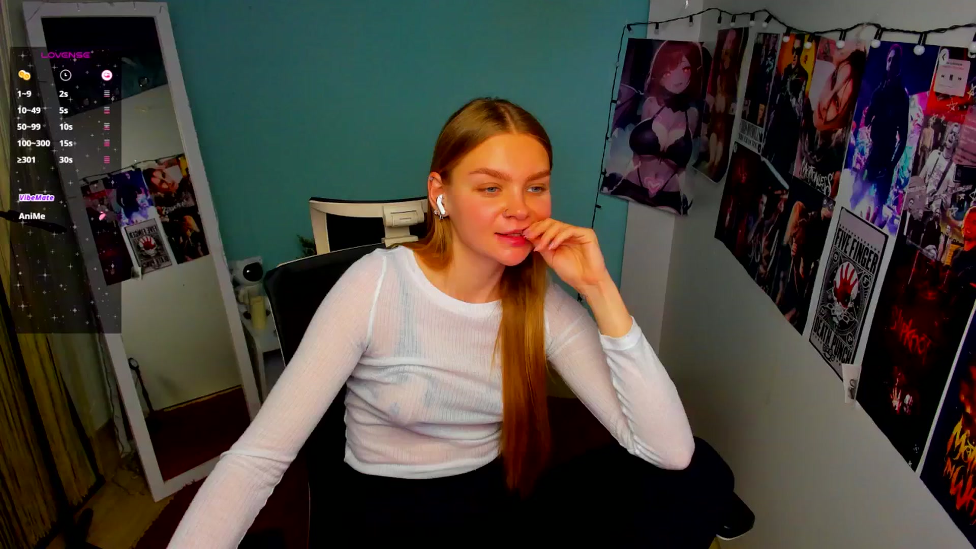 Gallery image thumbnail from Valery_Lovee's myfreecams stream on, 06/09/2025, 11:32 image 9 of 20