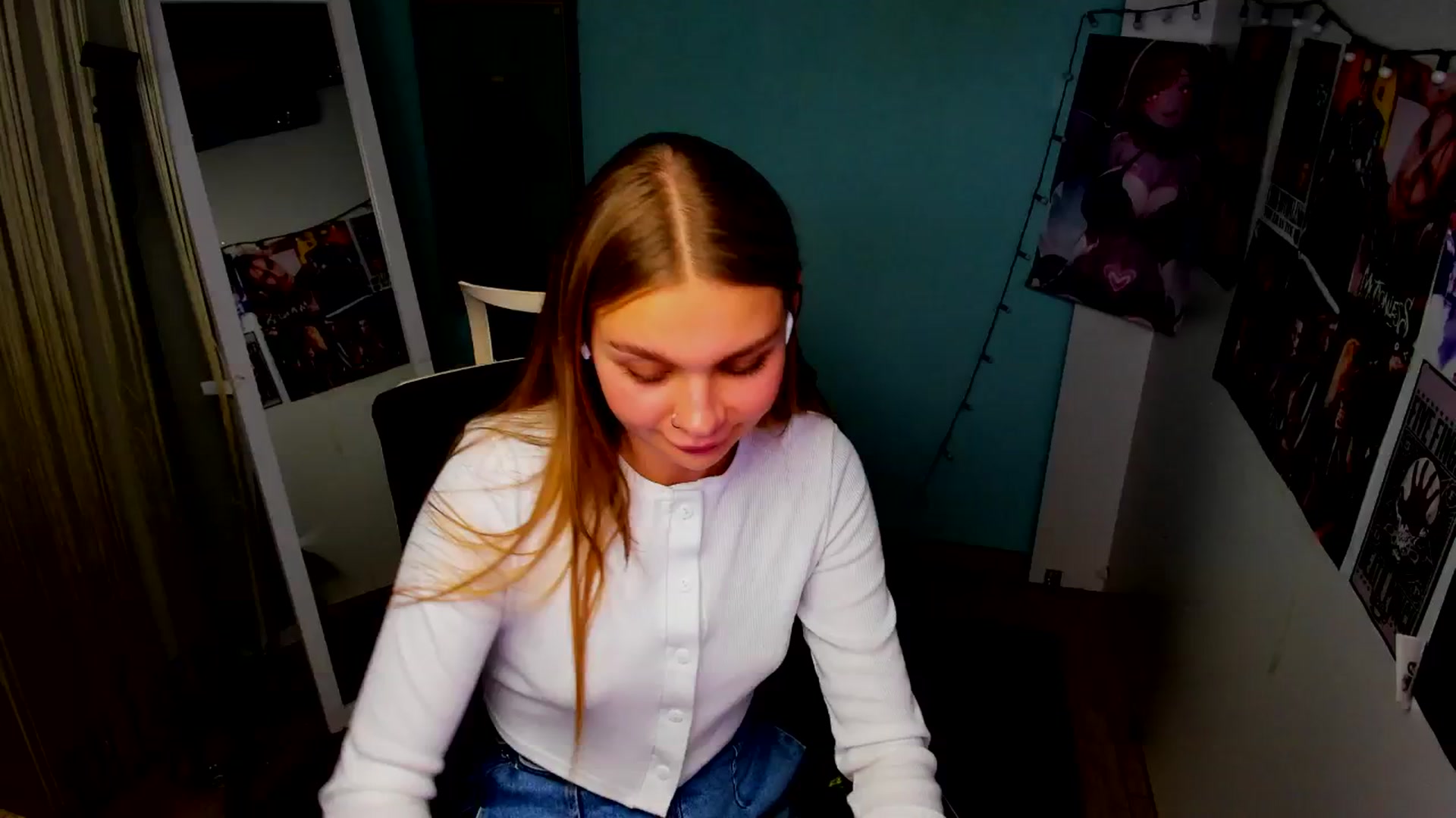 Gallery image thumbnail from Valery_Lovee's myfreecams stream on, 09/08/2025, 11:37 image 11 of 20