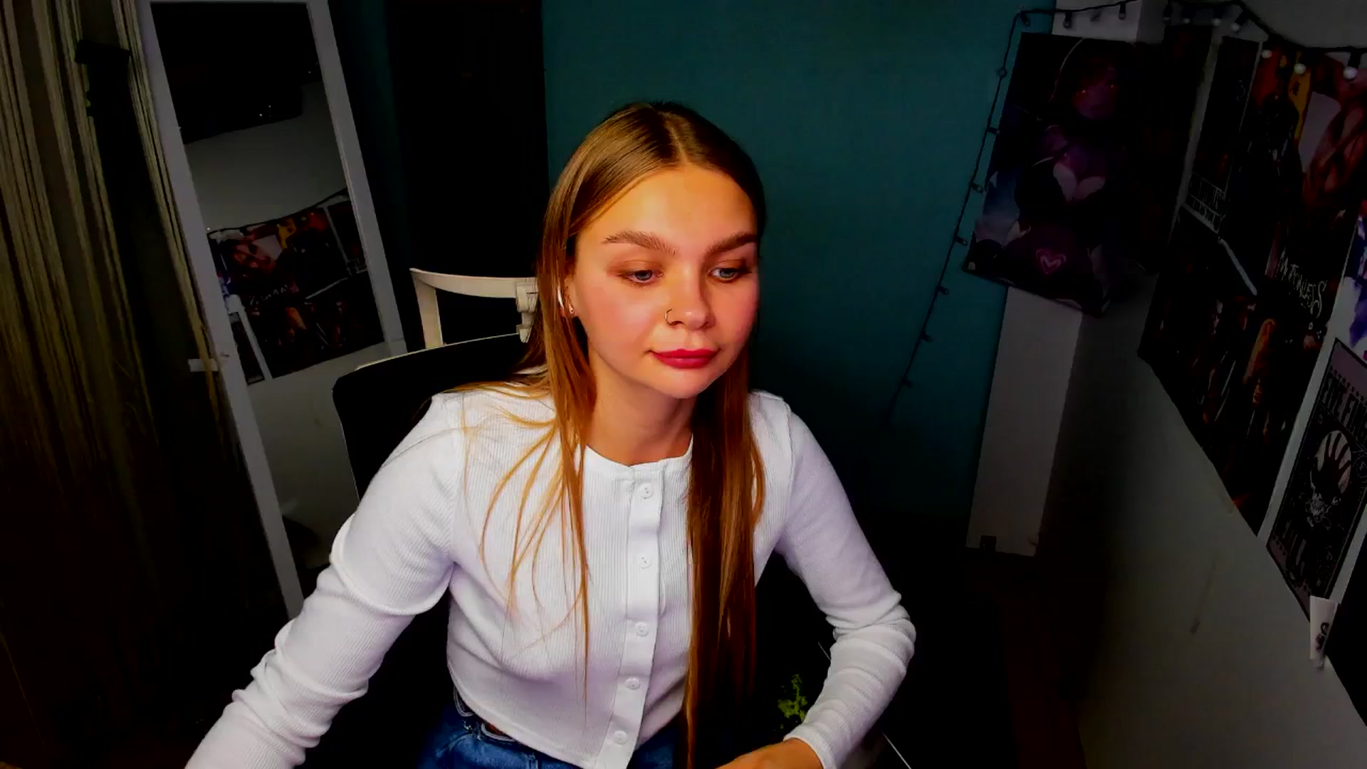 Gallery image thumbnail from Valery_Lovee's myfreecams stream on, 09/08/2025, 11:37 image 16 of 20