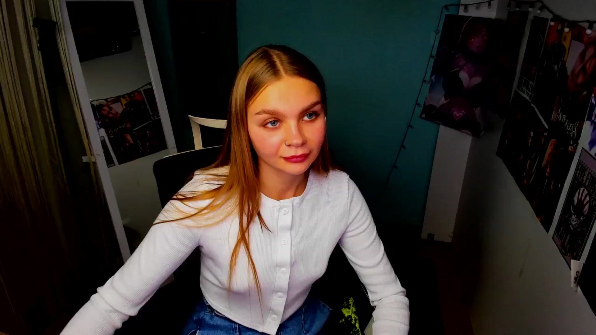 Gallery image thumbnail from Valery_Lovee's myfreecams stream on, 09/08/2025, 11:37 image 10 of 20