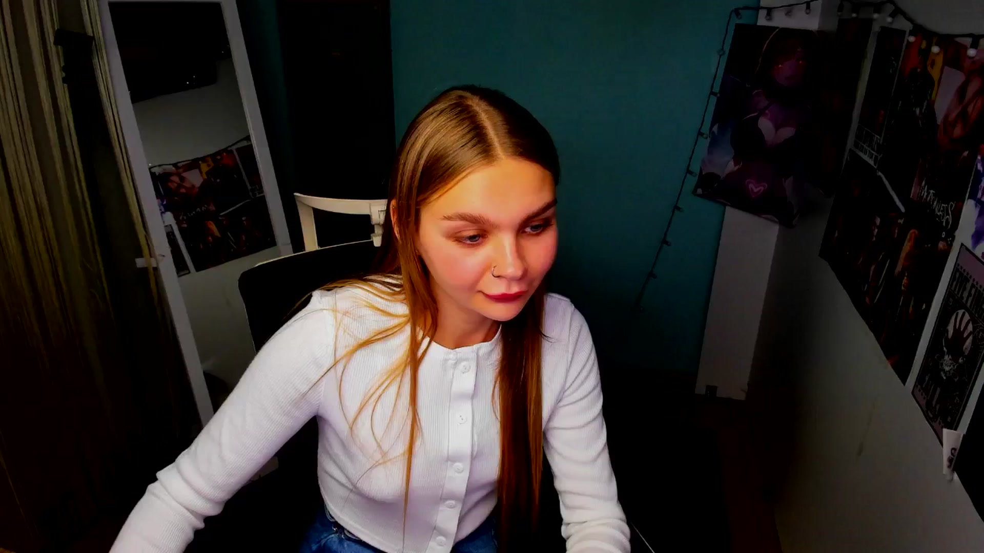 Gallery image thumbnail from Valery_Lovee's myfreecams stream on, 09/08/2025, 11:37 image 15 of 20
