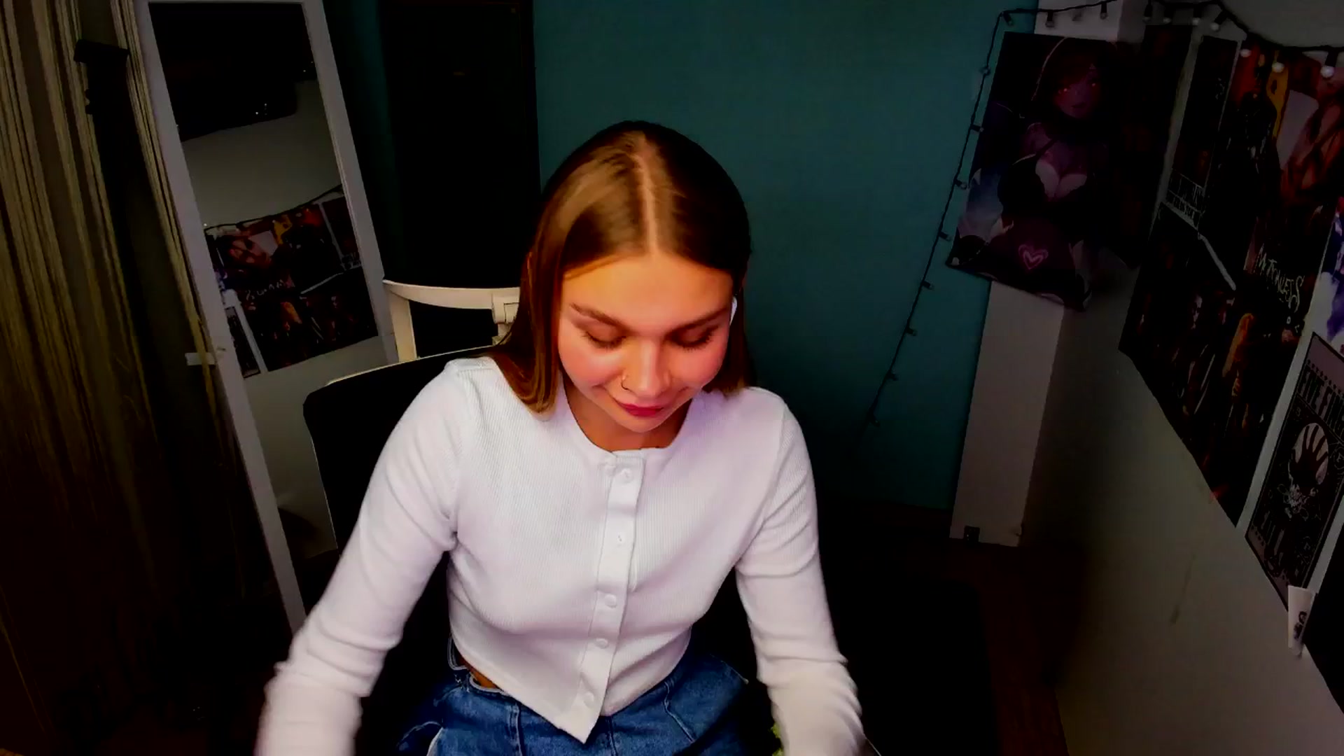 Gallery image thumbnail from Valery_Lovee's myfreecams stream on, 09/08/2025, 11:37 image 20 of 20