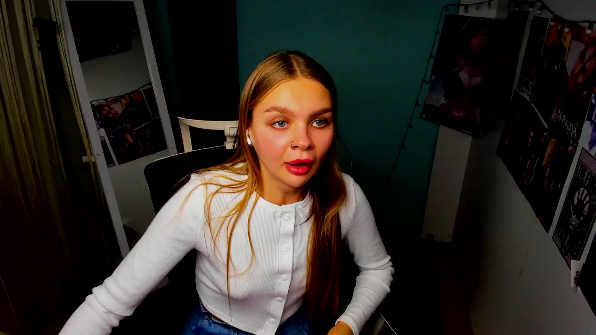 Gallery image thumbnail from Valery_Lovee's myfreecams stream on, 09/08/2025, 11:37 image 12 of 20